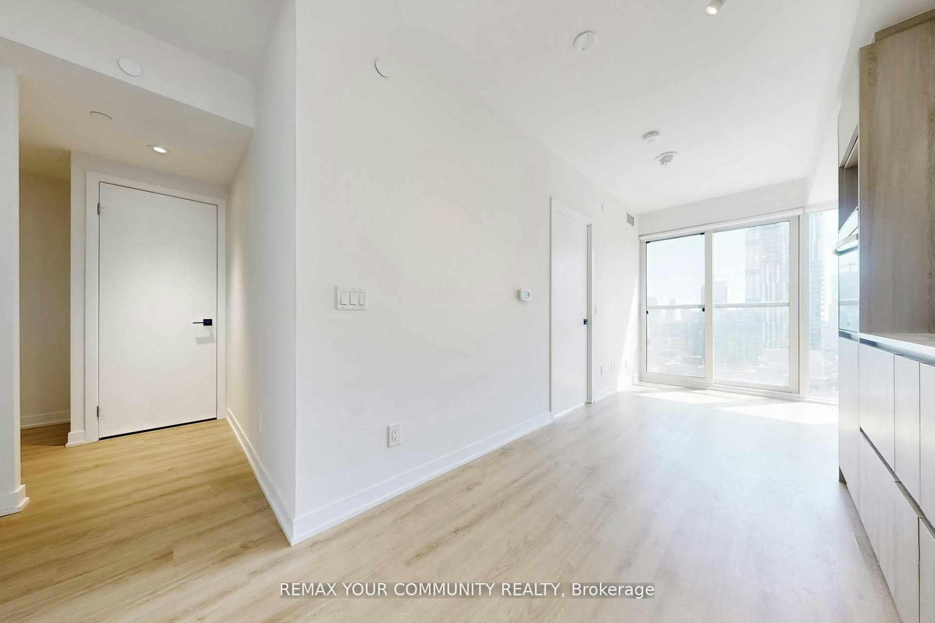 1817-319 Jarvis Street E, Toronto, ON, M5B 0C8 - 3