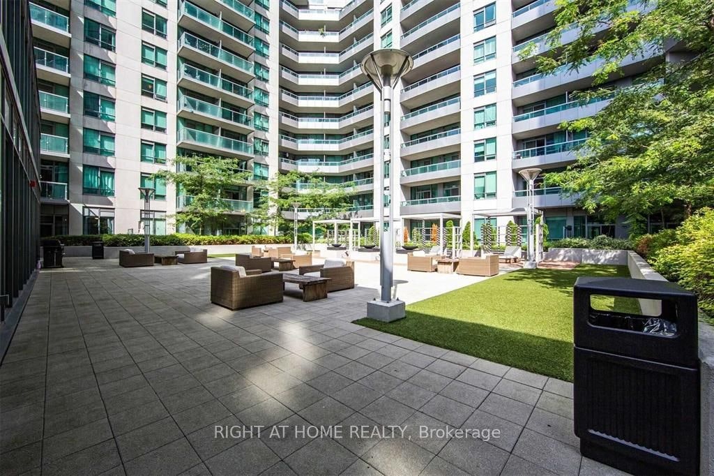 305-19 Grand Trunk Crescent, Toronto, ON, M5J 3A3 - 27