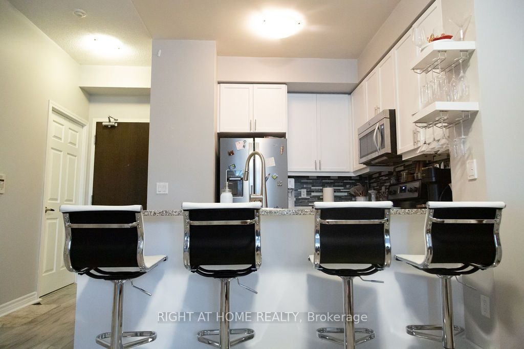 305-19 Grand Trunk Crescent, Toronto, ON, M5J 3A3 - 6