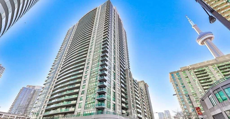 305-19 Grand Trunk Crescent, Toronto, ON, M5J 3A3 - 2
