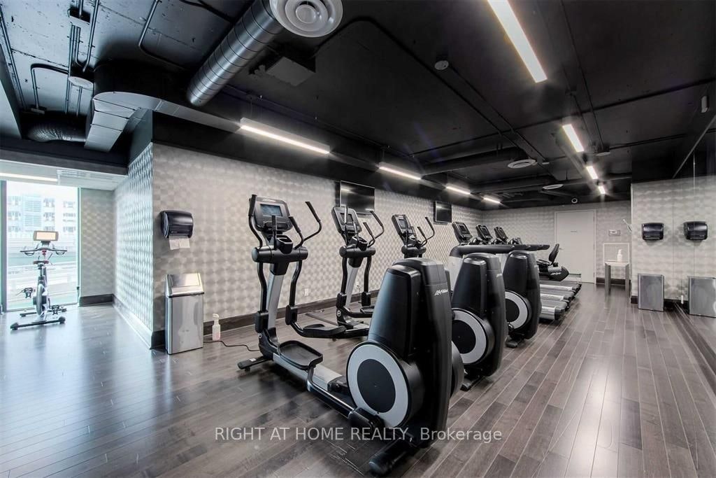 305-19 Grand Trunk Crescent, Toronto, ON, M5J 3A3 - 25