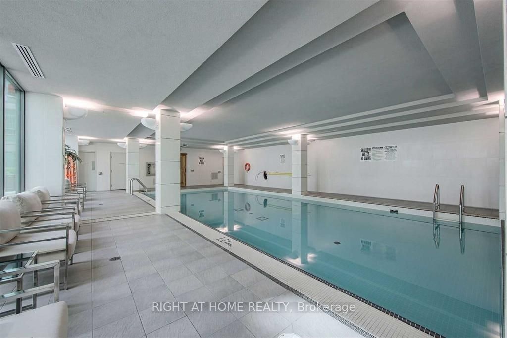 305-19 Grand Trunk Crescent, Toronto, ON, M5J 3A3 - 21
