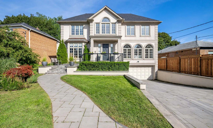 43 Prince Charles Drive