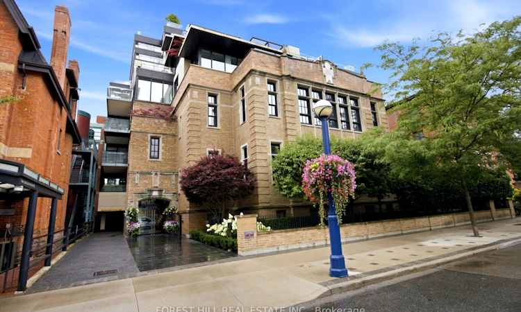 4C-36 Hazelton Avenue