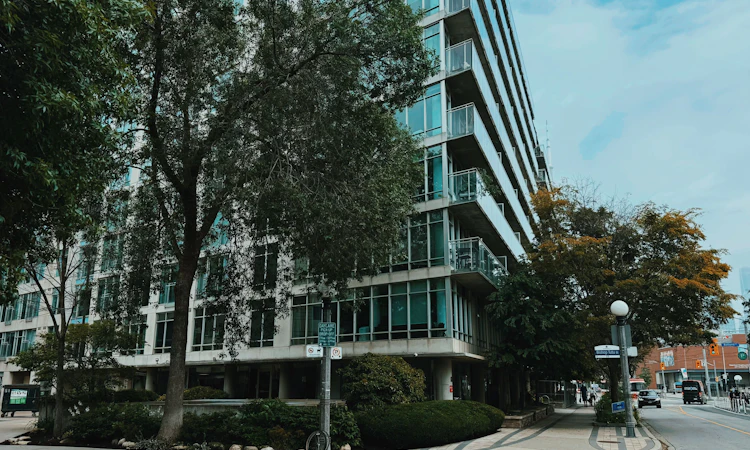 1821-650 Queens Quay W