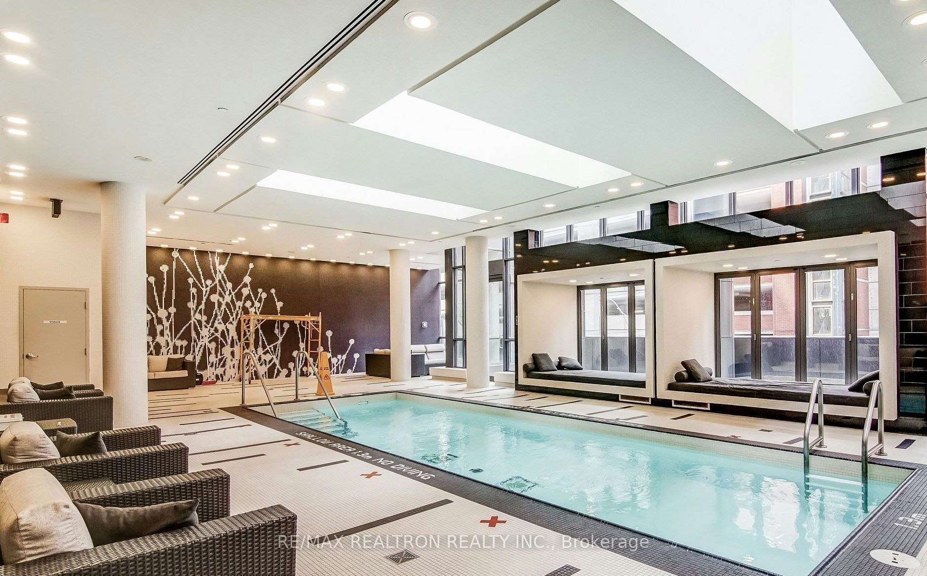 1402-770 Bay Street, Toronto, ON, M5G 1N6 - 16