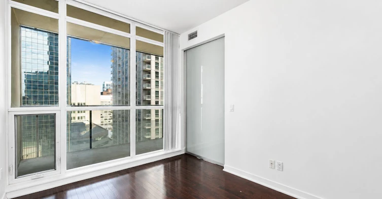 1402-770 Bay Street, Toronto, ON, M5G 1N6 - 5