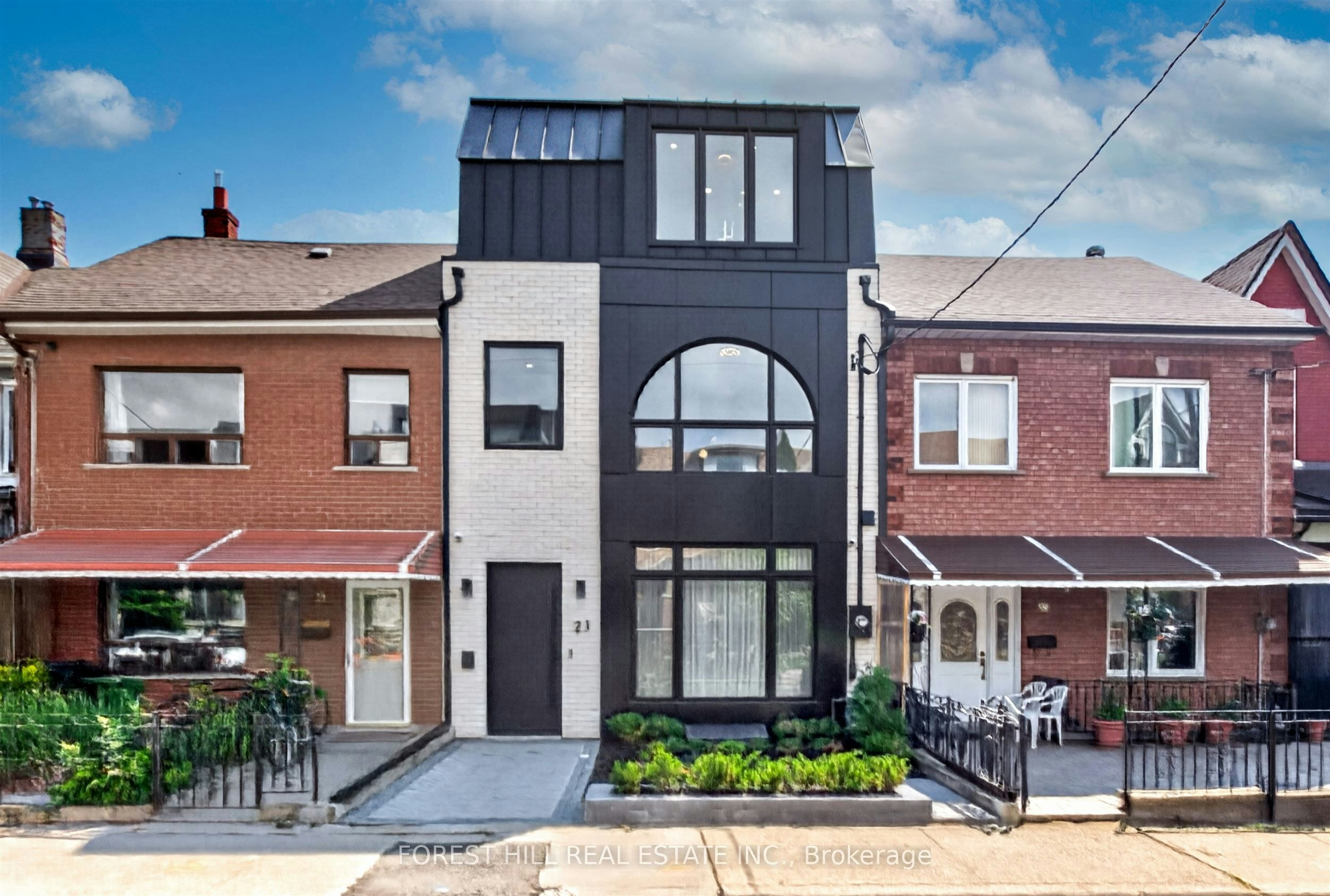 21 Foxley Street, Toronto, ON, M6J 1P9