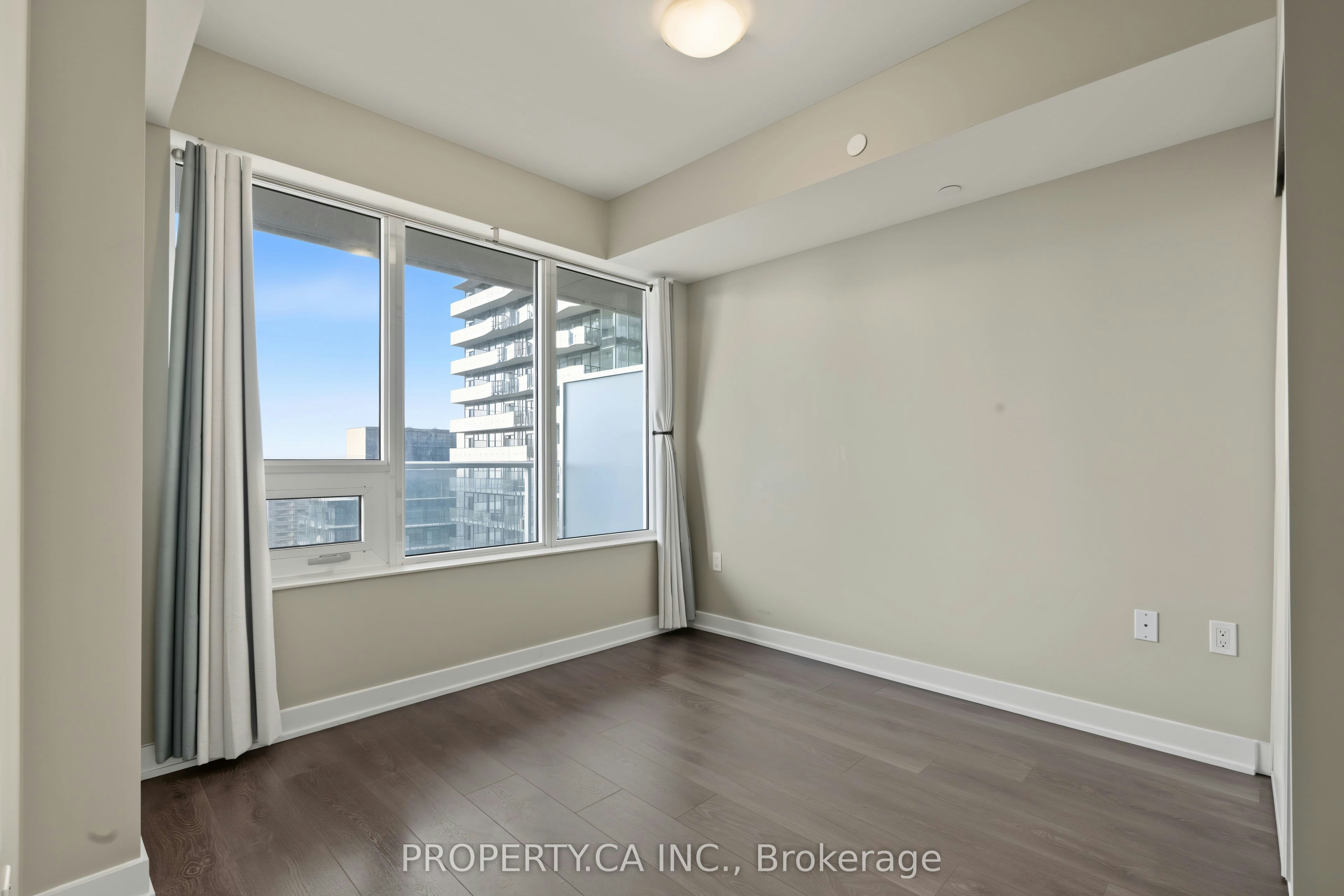 3011-99 Broadway Avenue, Toronto, ON, M4P 0E3 - 11