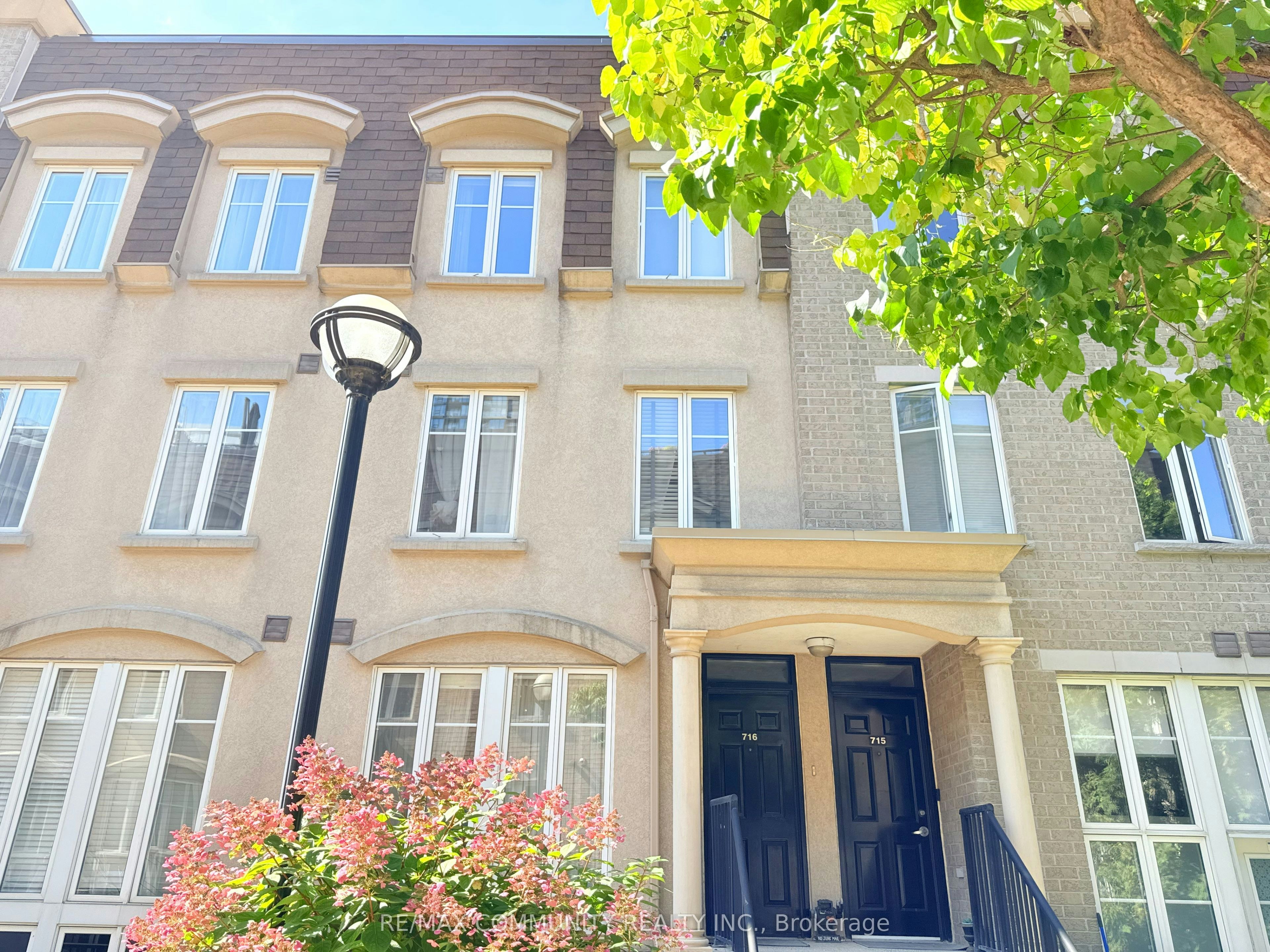 716-42 Western Battery Road, Toronto, ON, M6K 3P1