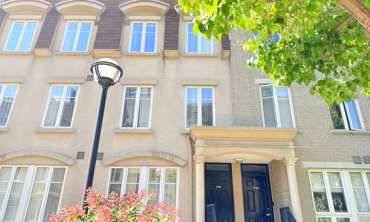716-42 Western Battery Road