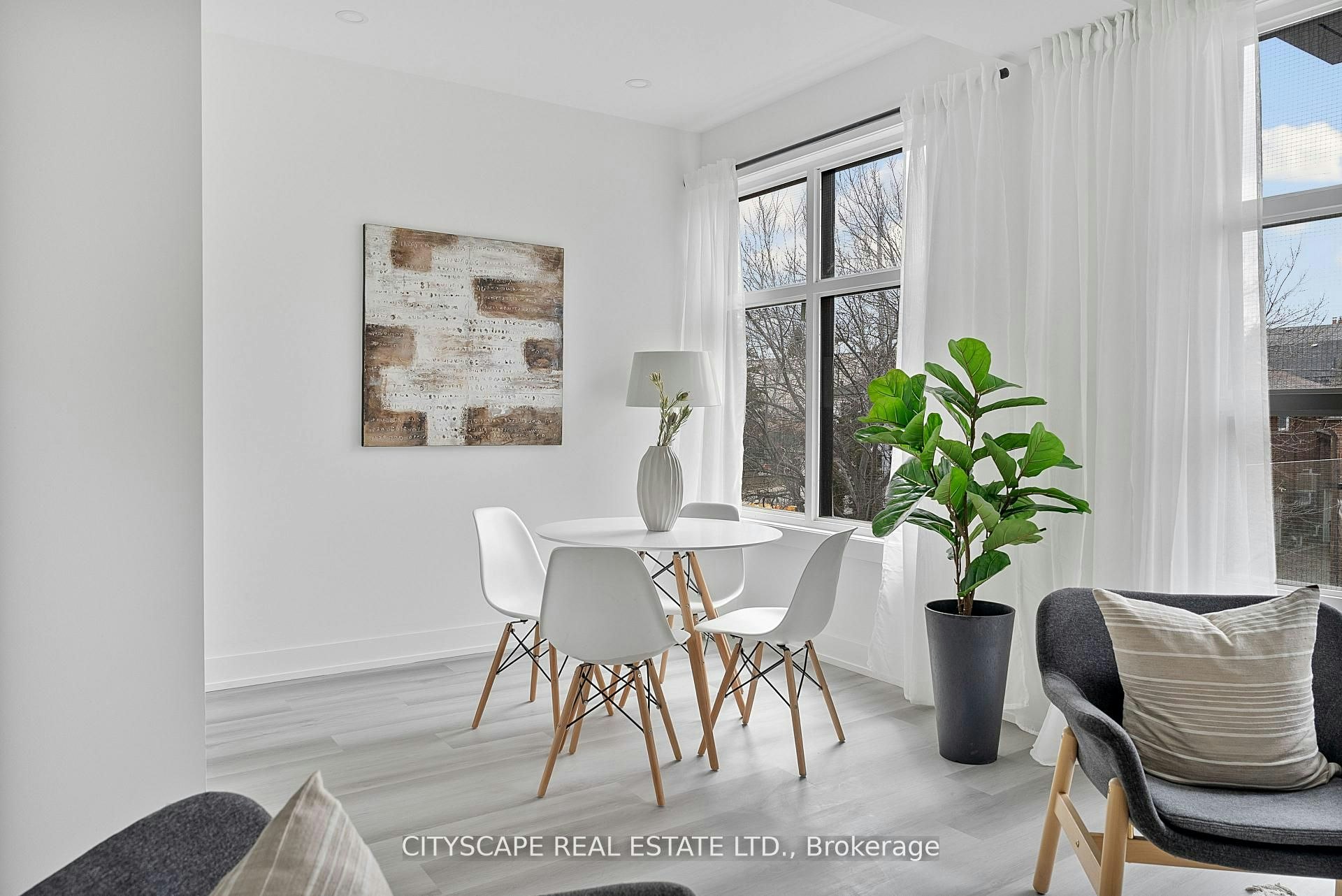 Upper #4-589 Oakwood Avenue, Toronto, ON, M6E 2X8 - 14