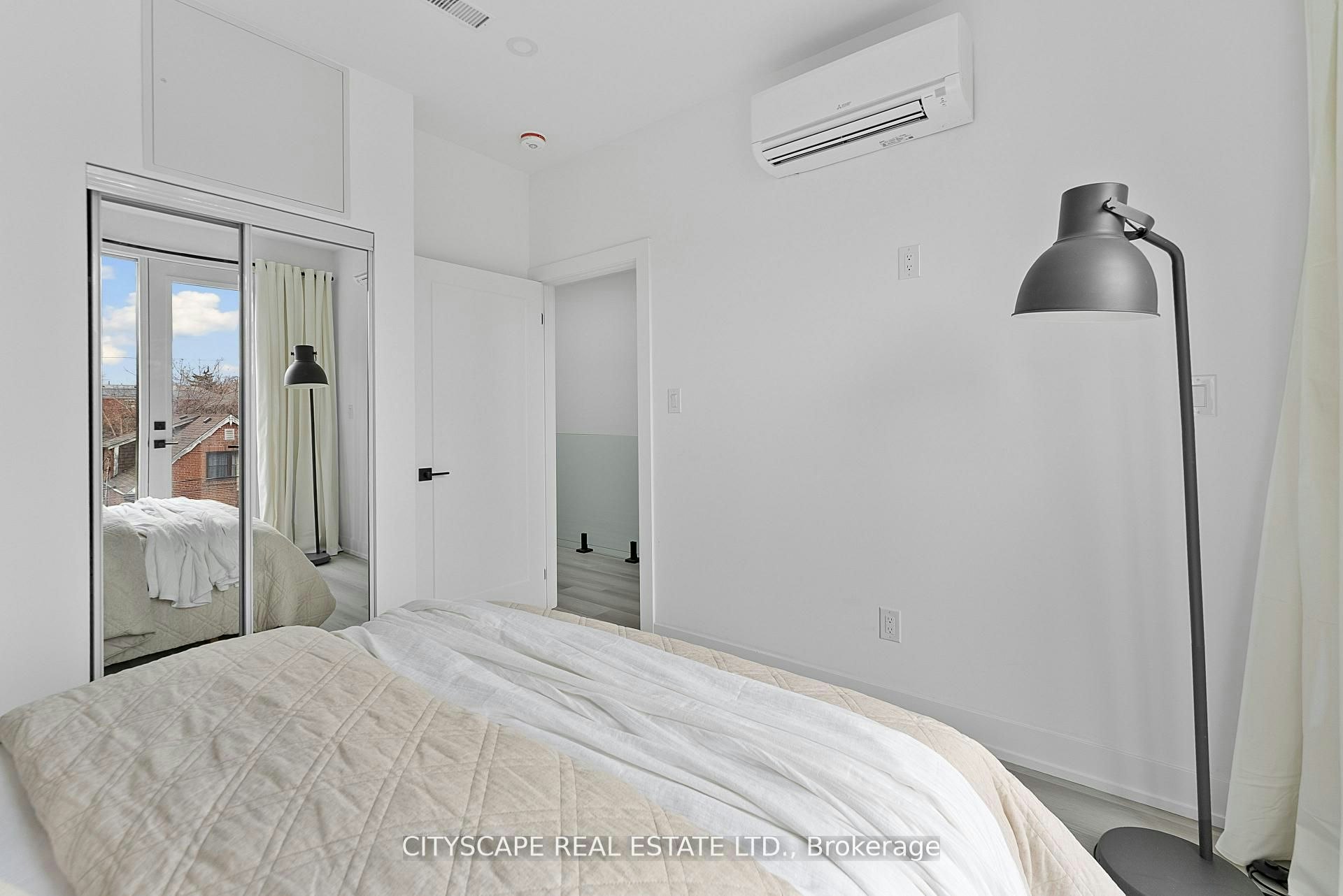 Upper #4-589 Oakwood Avenue, Toronto, ON, M6E 2X8 - 25
