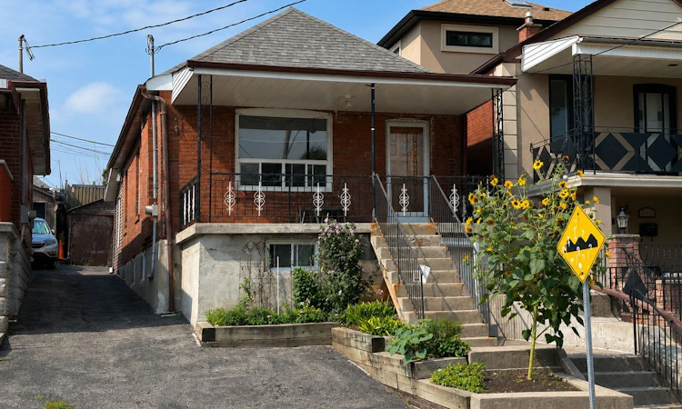 442 Northcliffe Boulevard