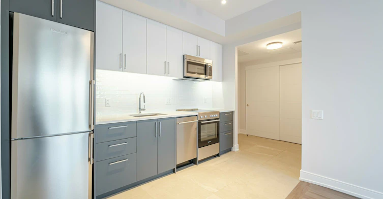 410-2525 Bathurst Street, Toronto, ON, M6B 2Y9 - 2