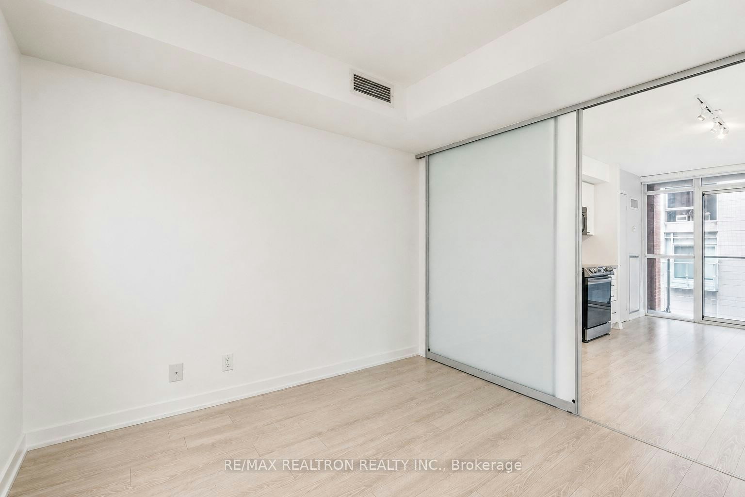 309-21 Nelson Street, Toronto, ON, M5V 3H9 - 11