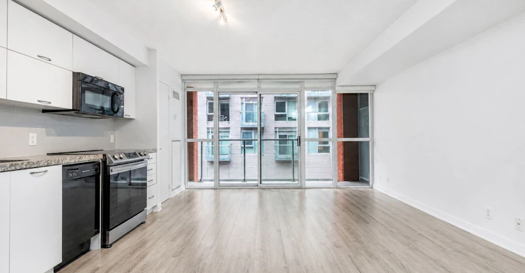 309-21 Nelson Street, Toronto, ON, M5V 3H9 - 2