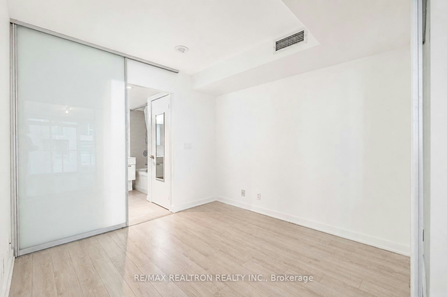 309-21 Nelson Street, Toronto, ON, M5V 3H9 - 10