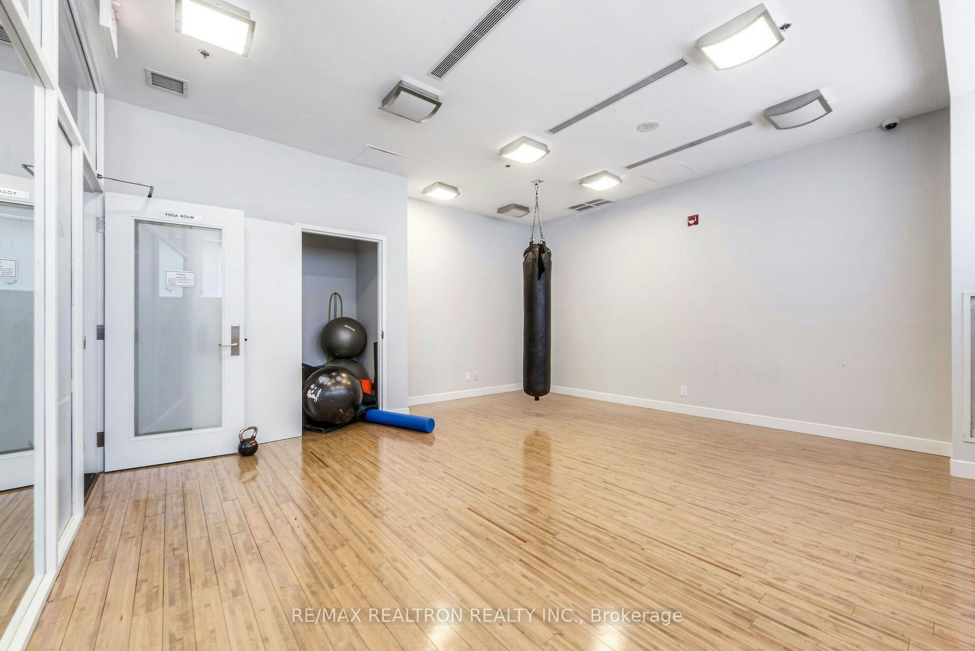 309-21 Nelson Street, Toronto, ON, M5V 3H9 - 24