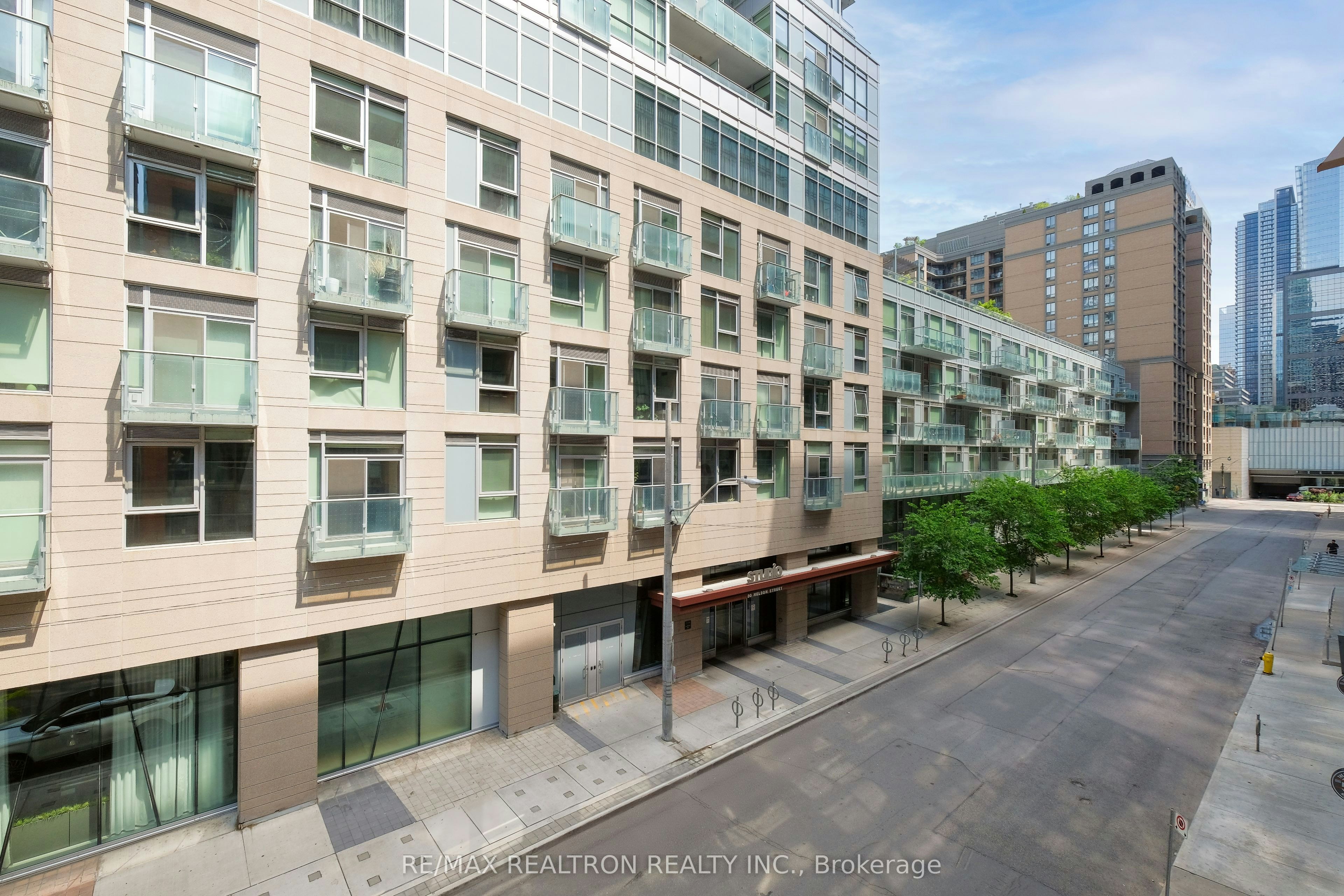 309-21 Nelson Street, Toronto, ON, M5V 3H9 - 22