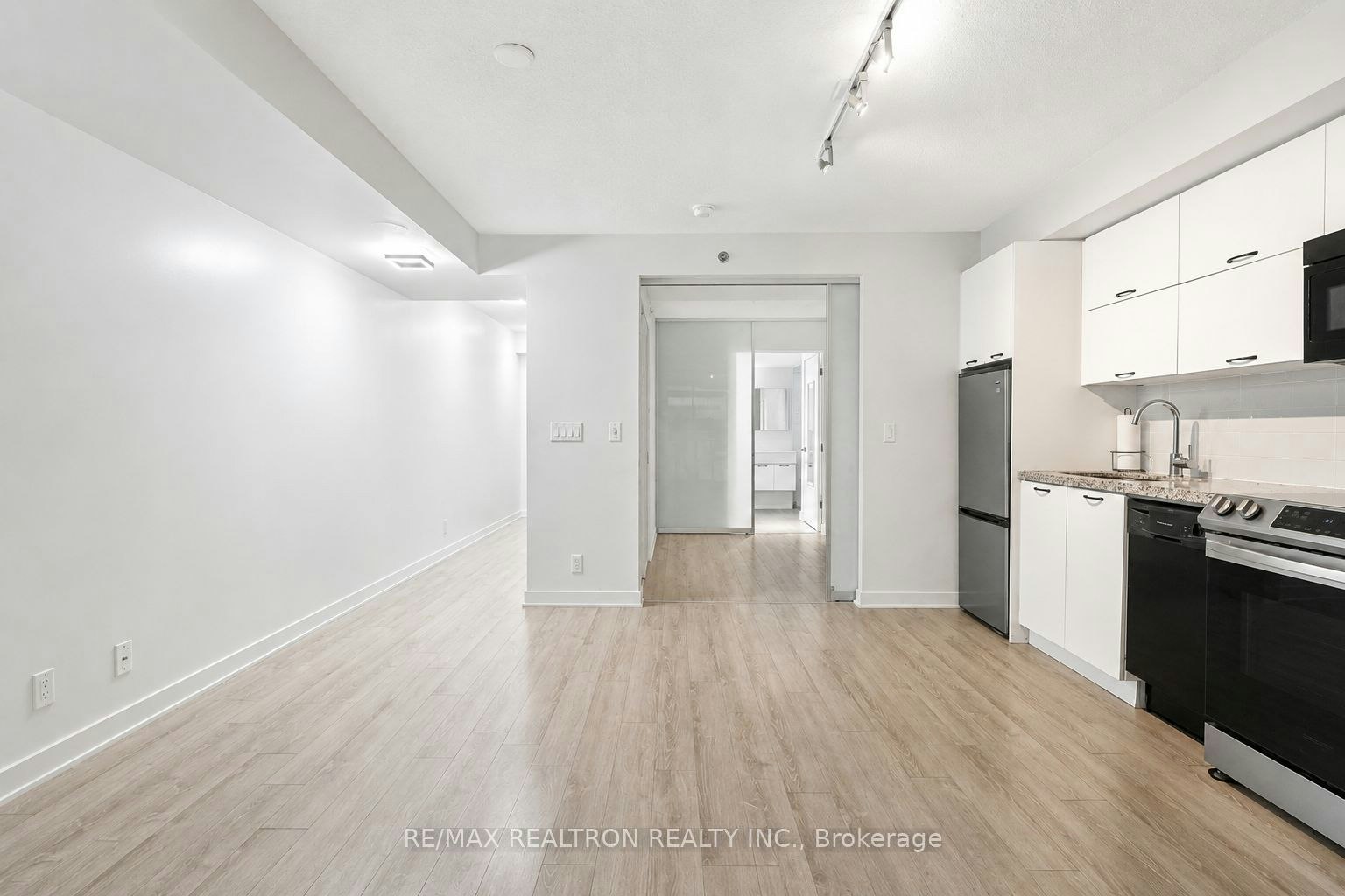 309-21 Nelson Street, Toronto, ON, M5V 3H9 - 5