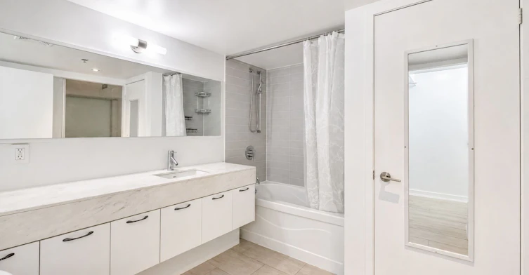 309-21 Nelson Street, Toronto, ON, M5V 3H9 - 13