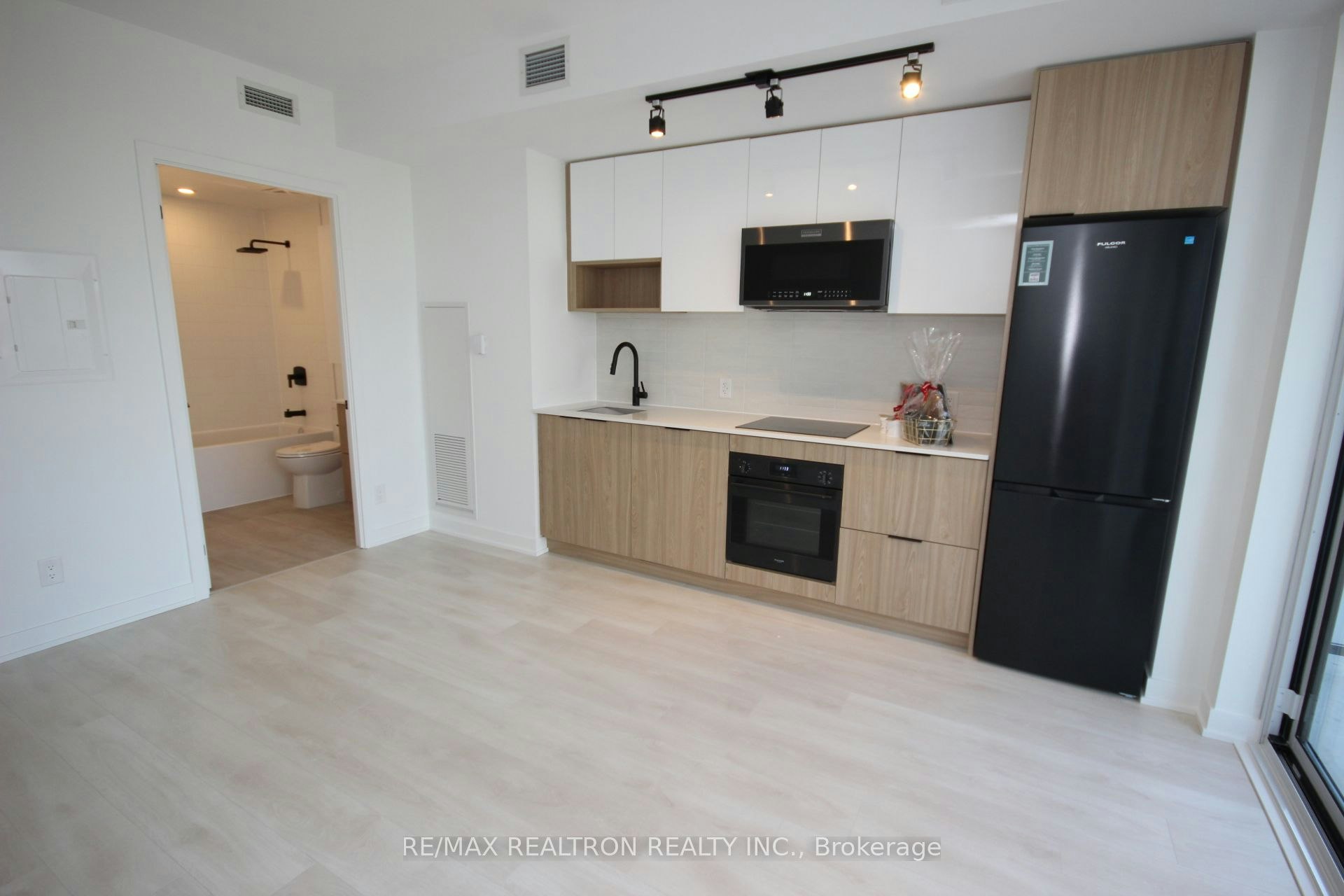 622-5 Defries Street, Toronto, ON, M5A 0W7 - 10