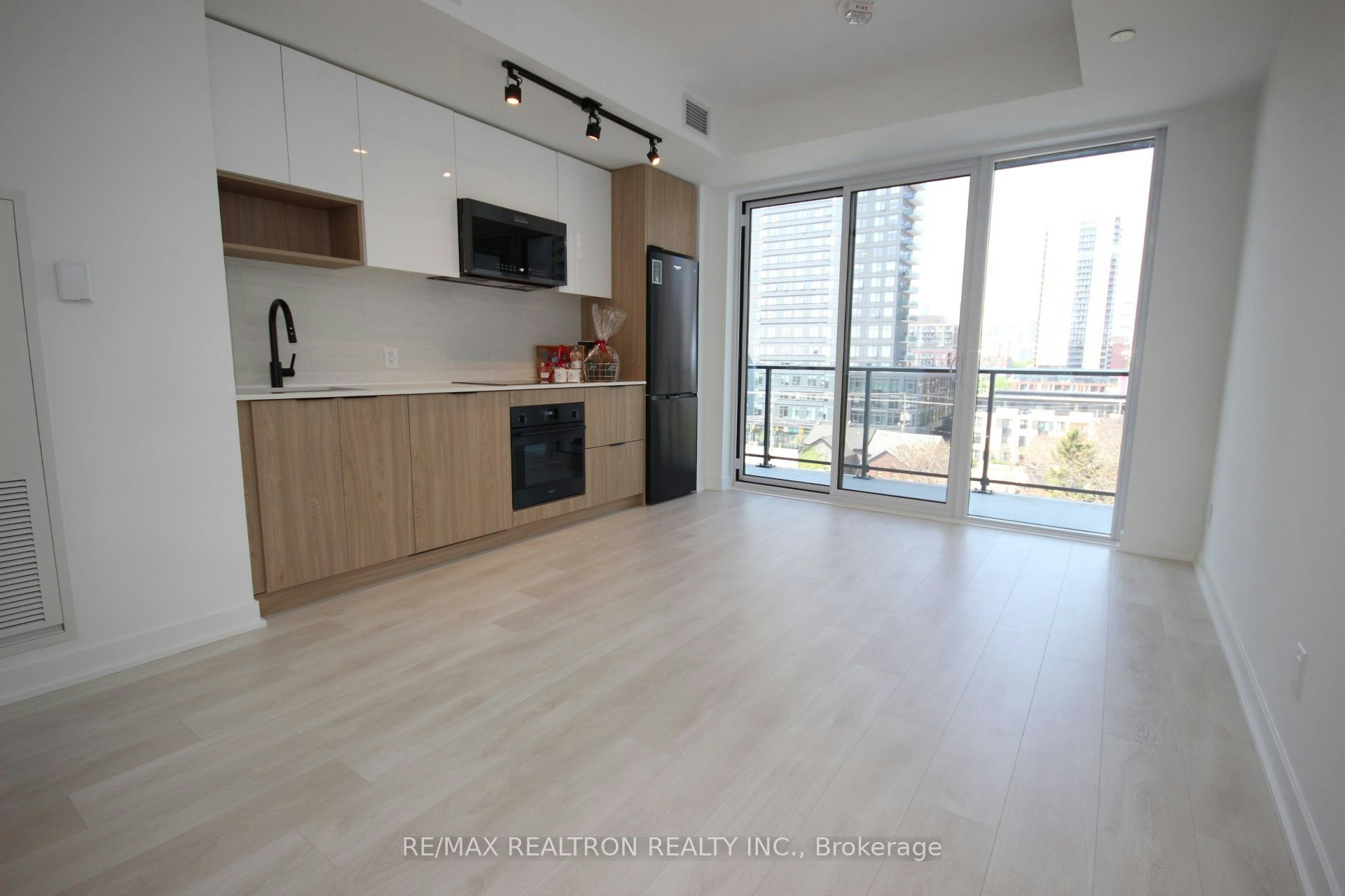 622-5 Defries Street, Toronto, ON, M5A 0W7 - 8