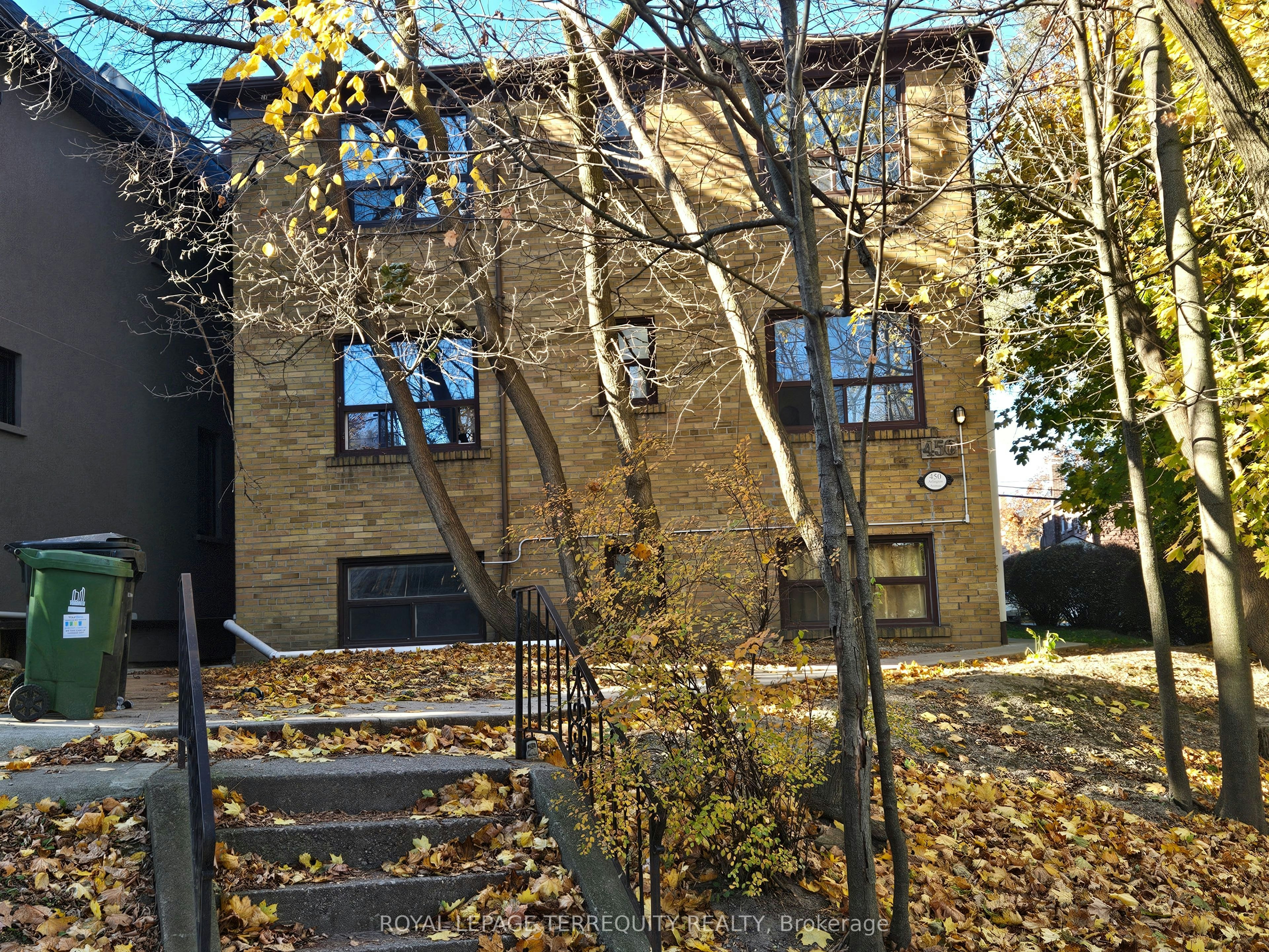 5-450 Arlington Avenue, Toronto, ON, M6C 3A2 - 2
