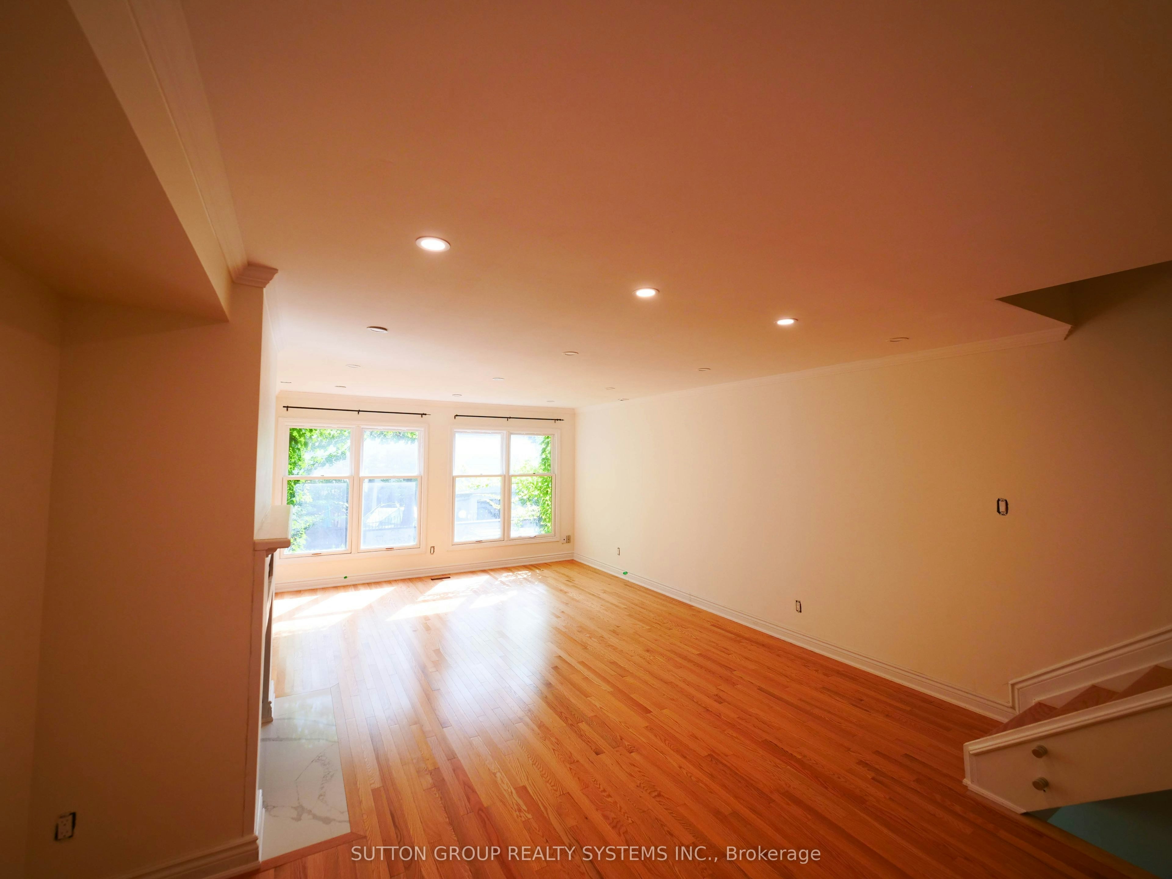 45 Soho Square, Toronto, ON, M5T 2Z2 - 5