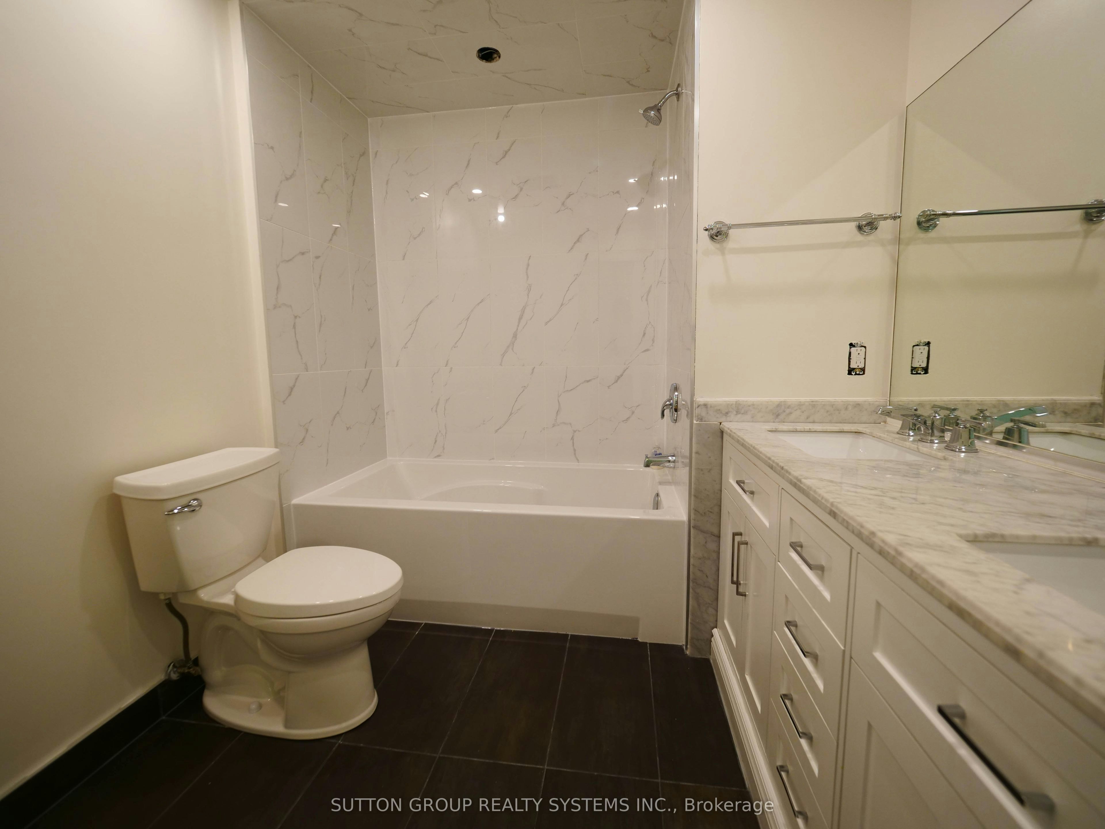 45 Soho Square, Toronto, ON, M5T 2Z2 - 11