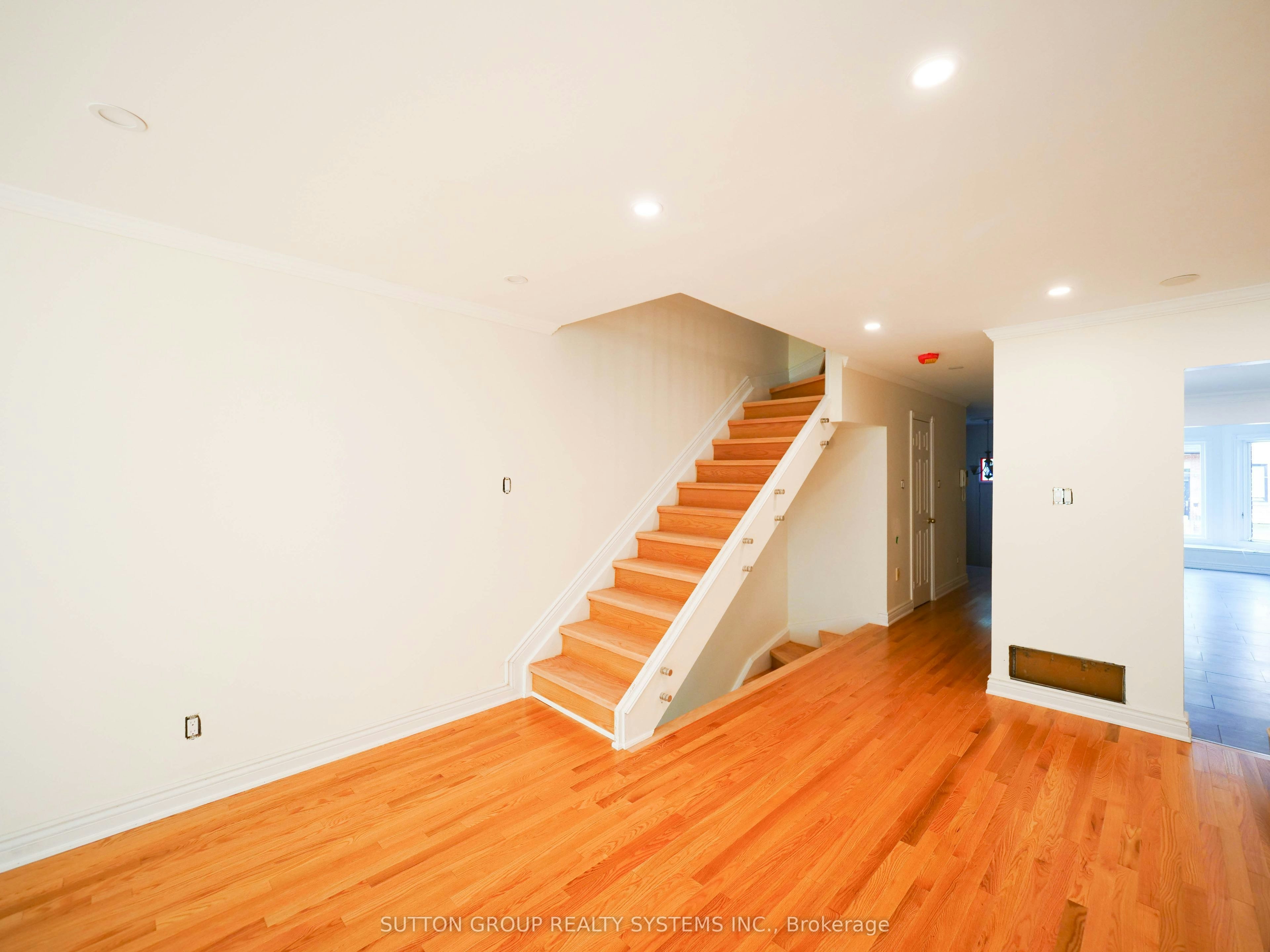 45 Soho Square, Toronto, ON, M5T 2Z2 - 10