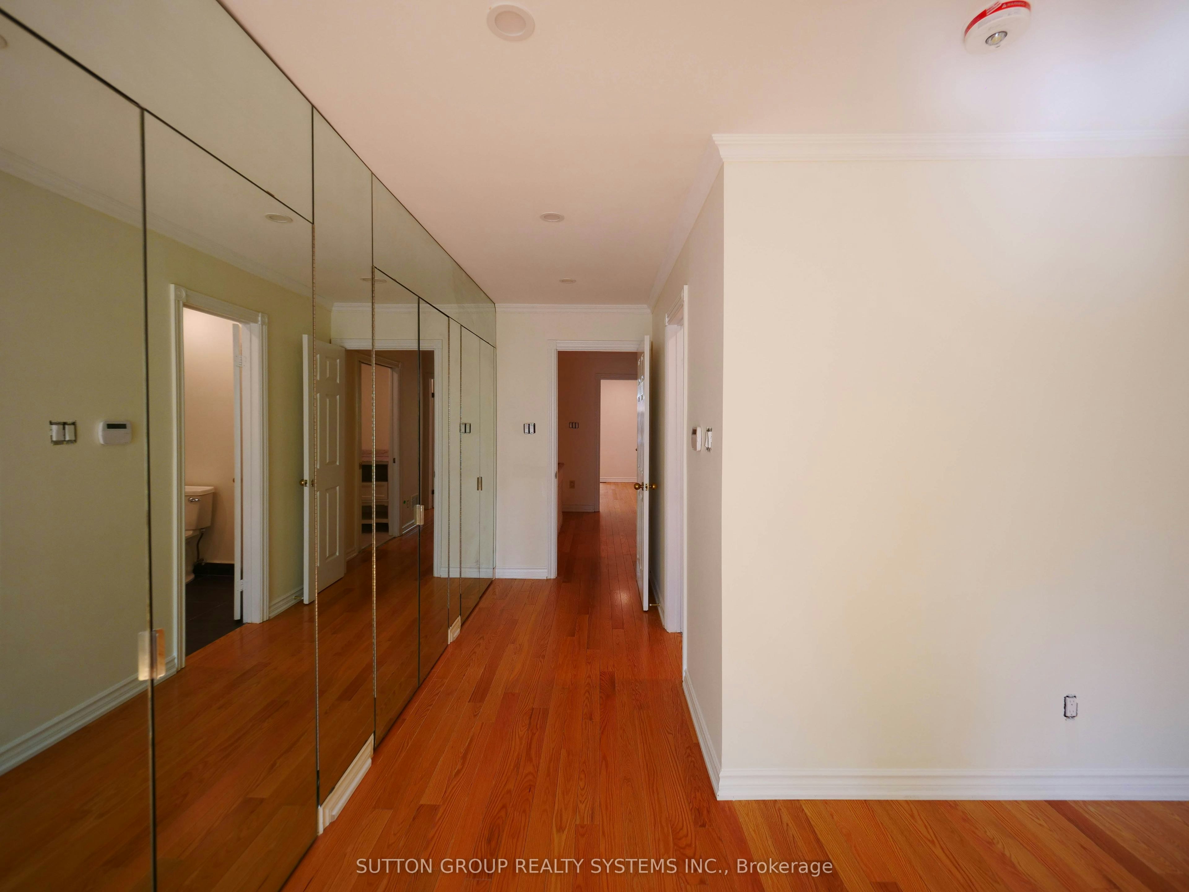 45 Soho Square, Toronto, ON, M5T 2Z2 - 7