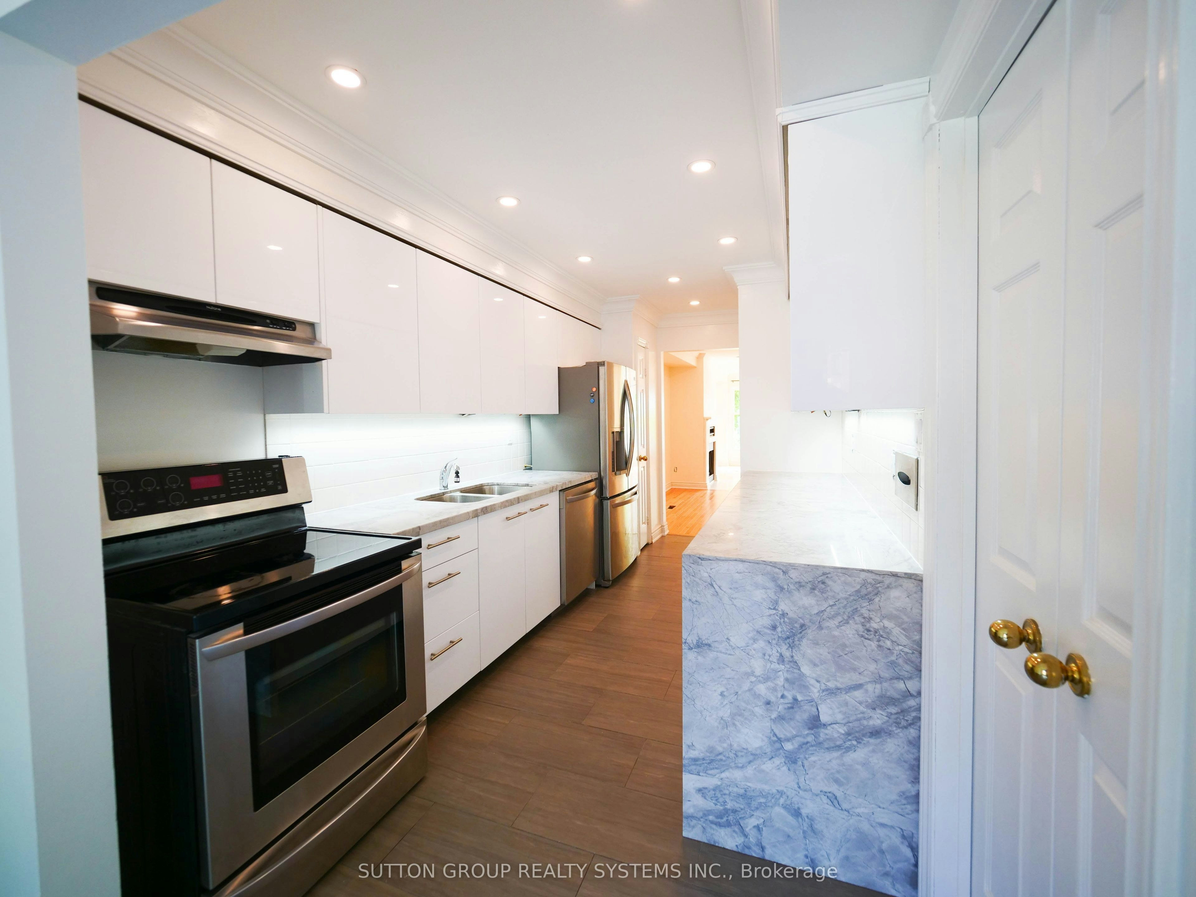 45 Soho Square, Toronto, ON, M5T 2Z2 - 2