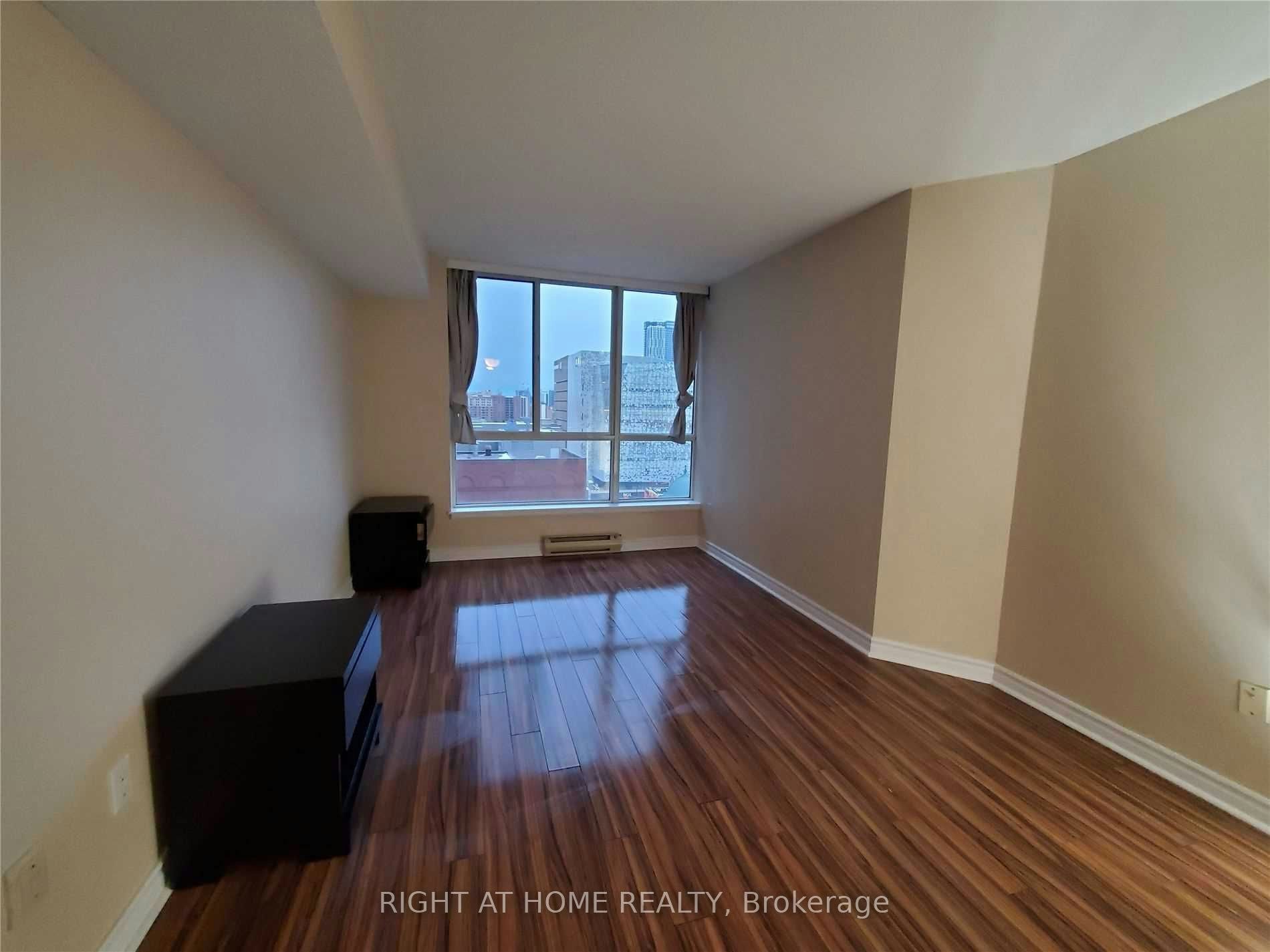 1109-38 Elm Street, Toronto, ON, M5G 2K5 - 3