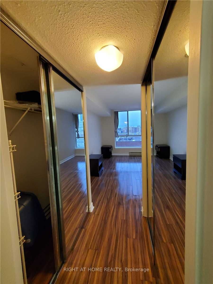1109-38 Elm Street, Toronto, ON, M5G 2K5 - 8
