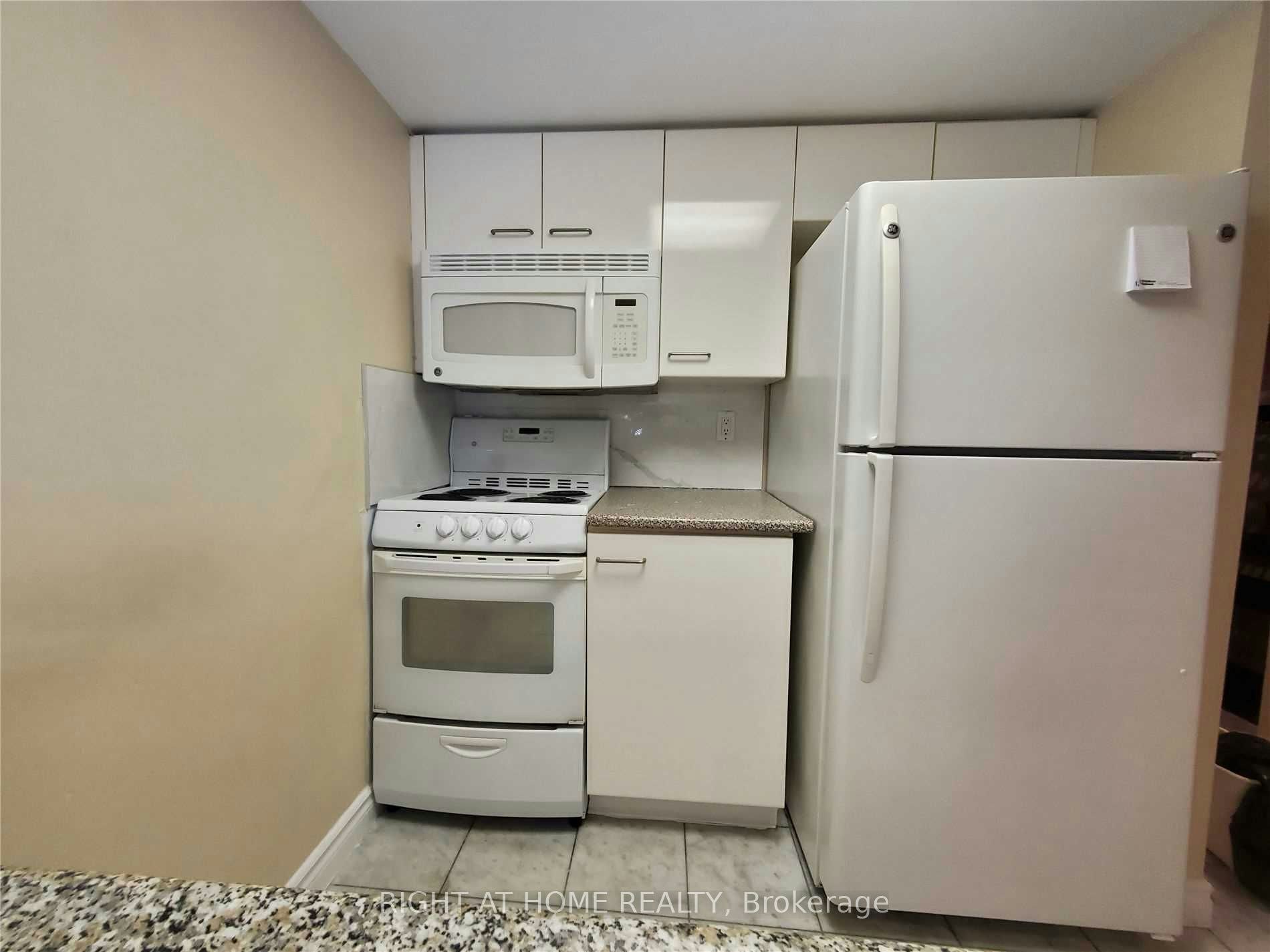 1109-38 Elm Street, Toronto, ON, M5G 2K5 - 17