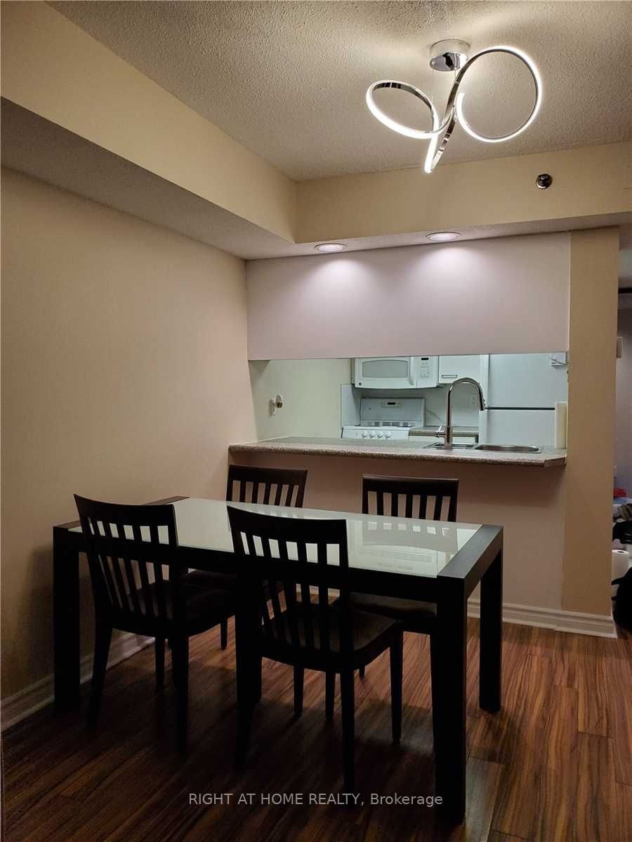 1109-38 Elm Street, Toronto, ON, M5G 2K5 - 21