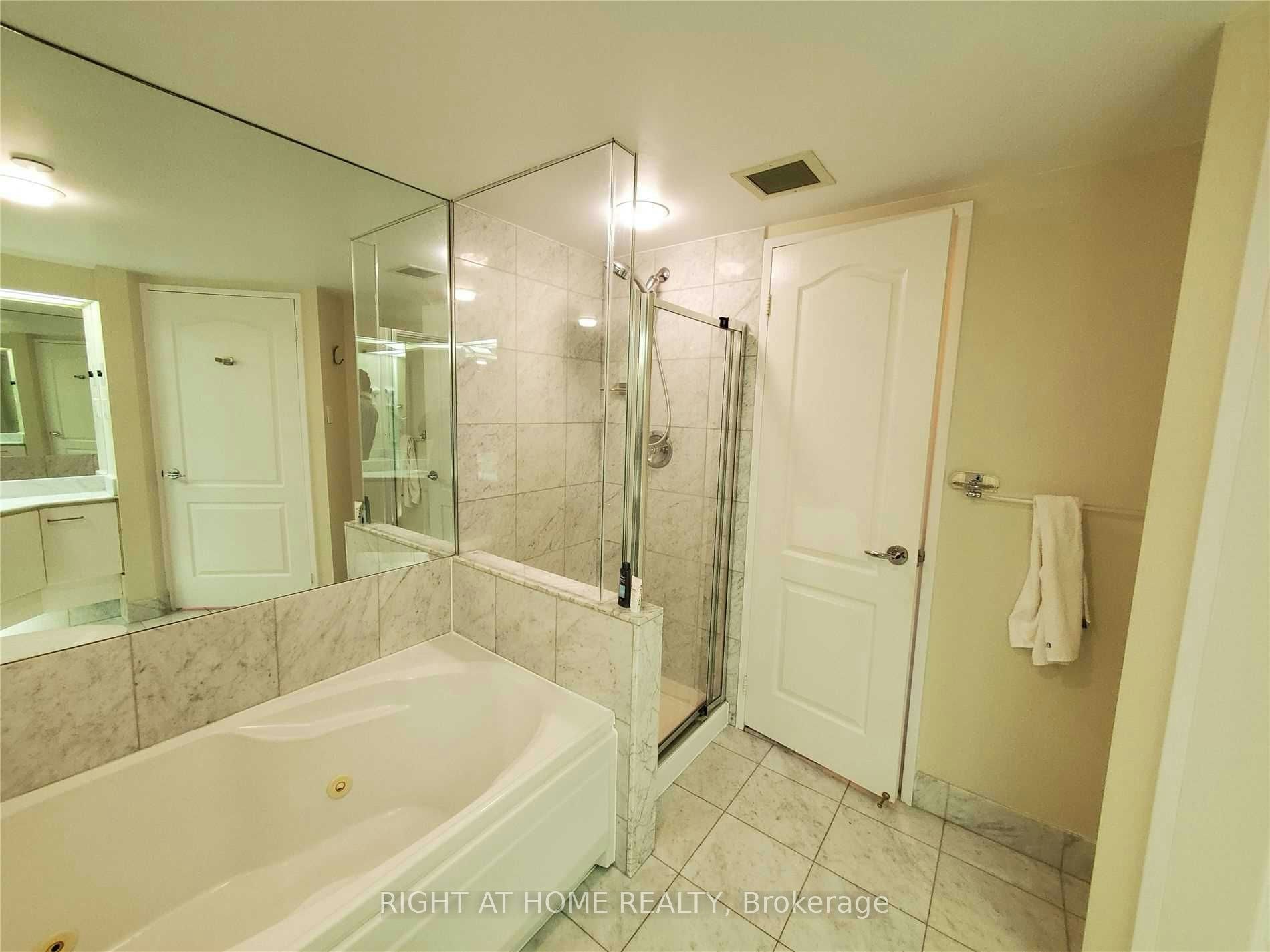 1109-38 Elm Street, Toronto, ON, M5G 2K5 - 11