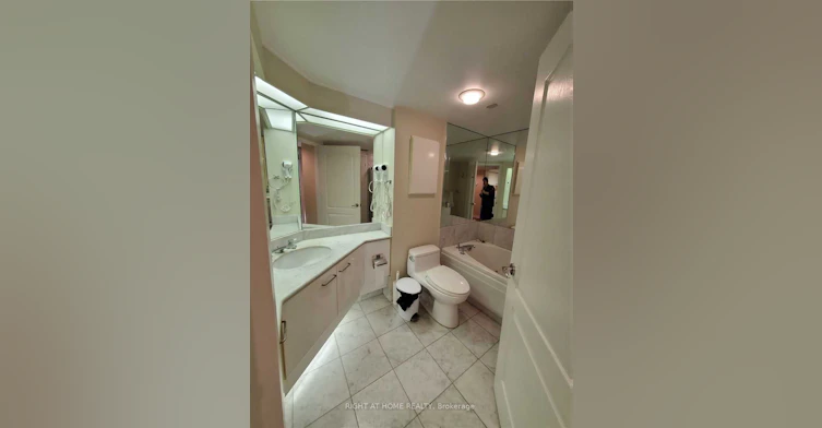 1109-38 Elm Street, Toronto, ON, M5G 2K5 - 12