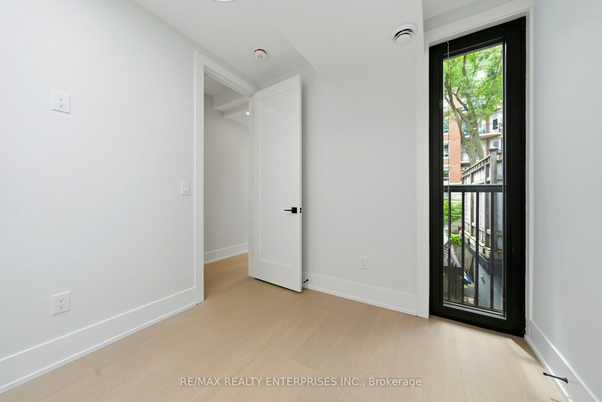 2-21 Belmont Street S, Toronto, ON, M5R 1P9 - 12