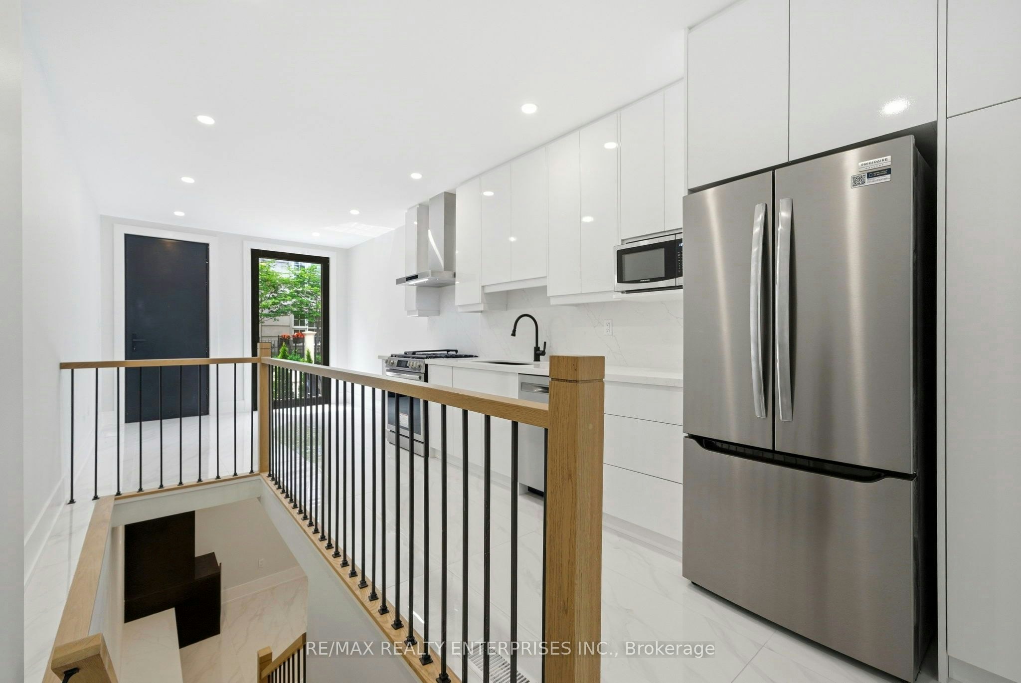 2-21 Belmont Street S, Toronto, ON, M5R 1P9 - 4