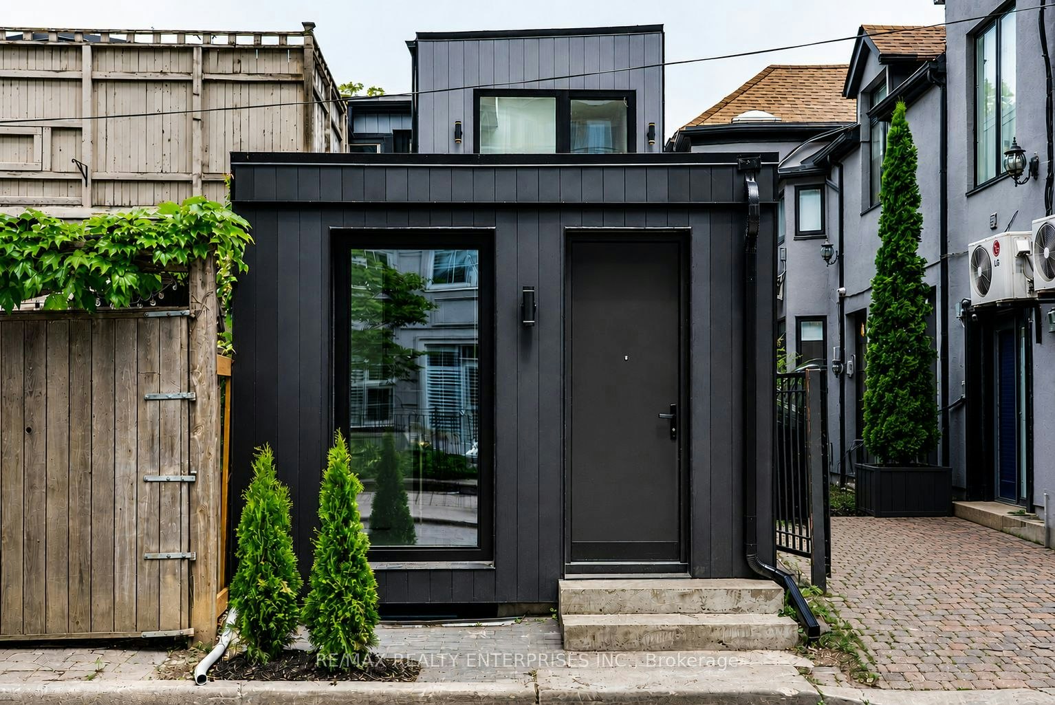 2-21 Belmont Street S, Toronto, ON, M5R 1P9