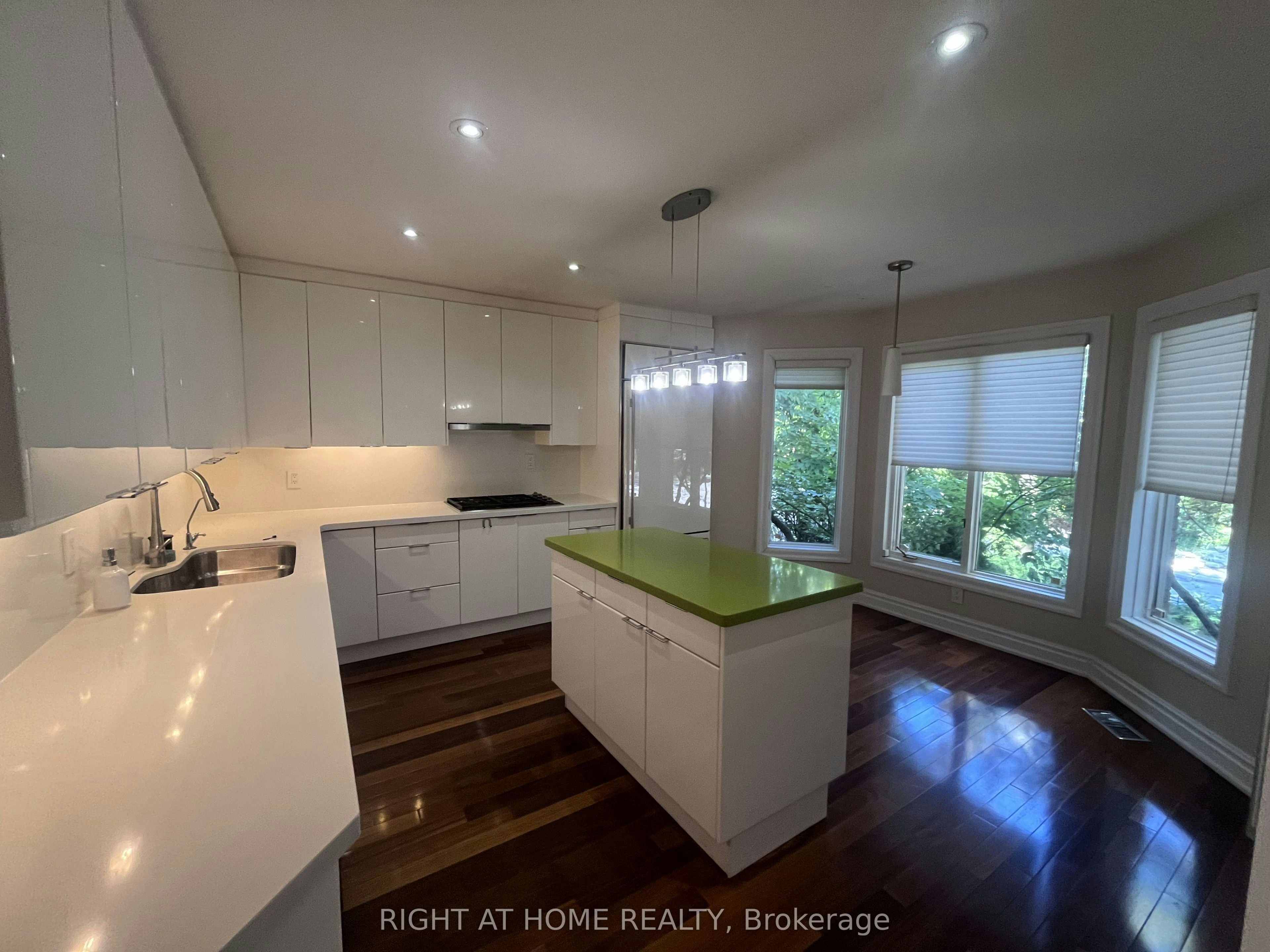 63 Walker Avenue, Toronto, ON, M4V 1G3 - 9