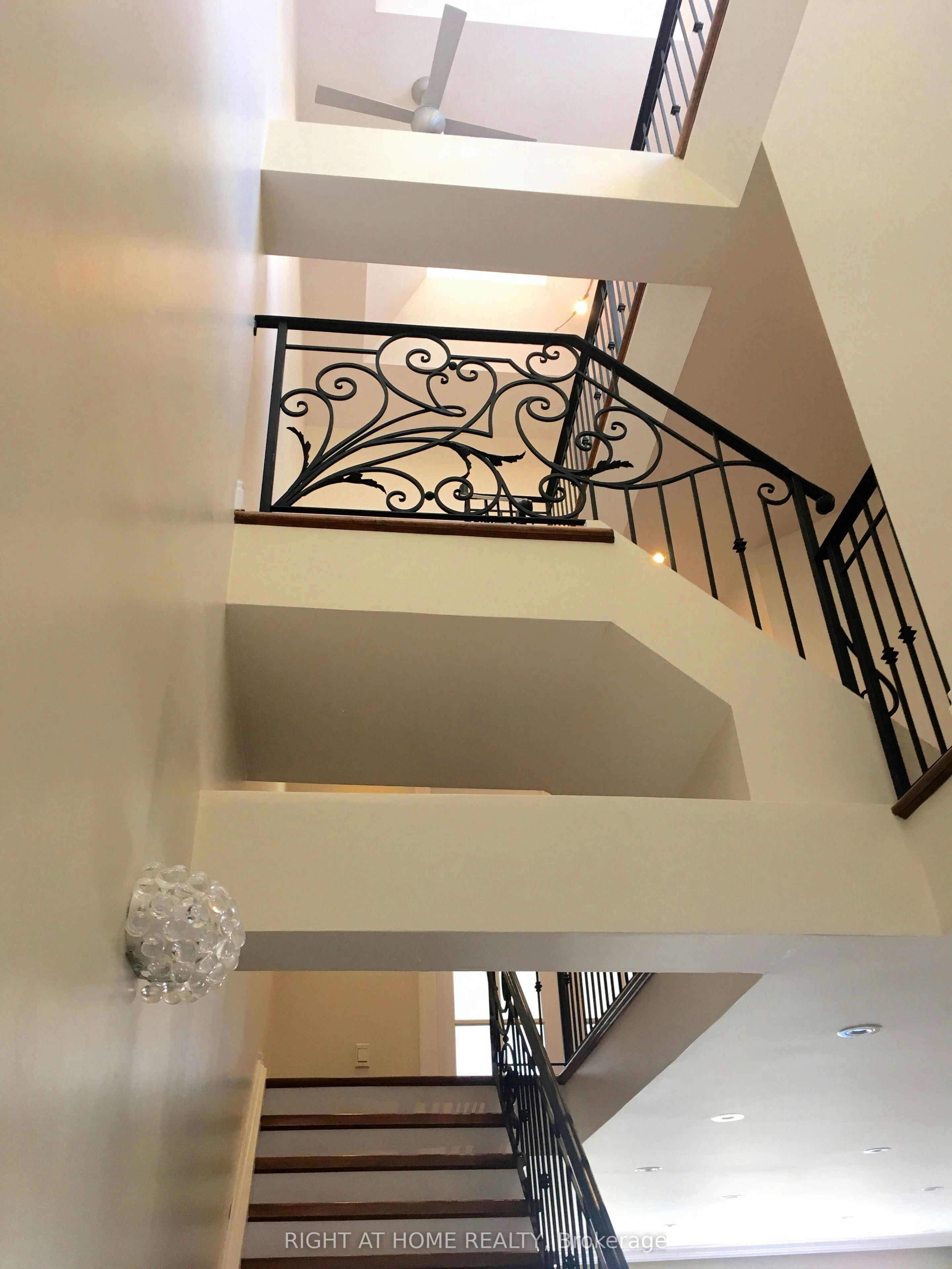 63 Walker Avenue, Toronto, ON, M4V 1G3 - 2
