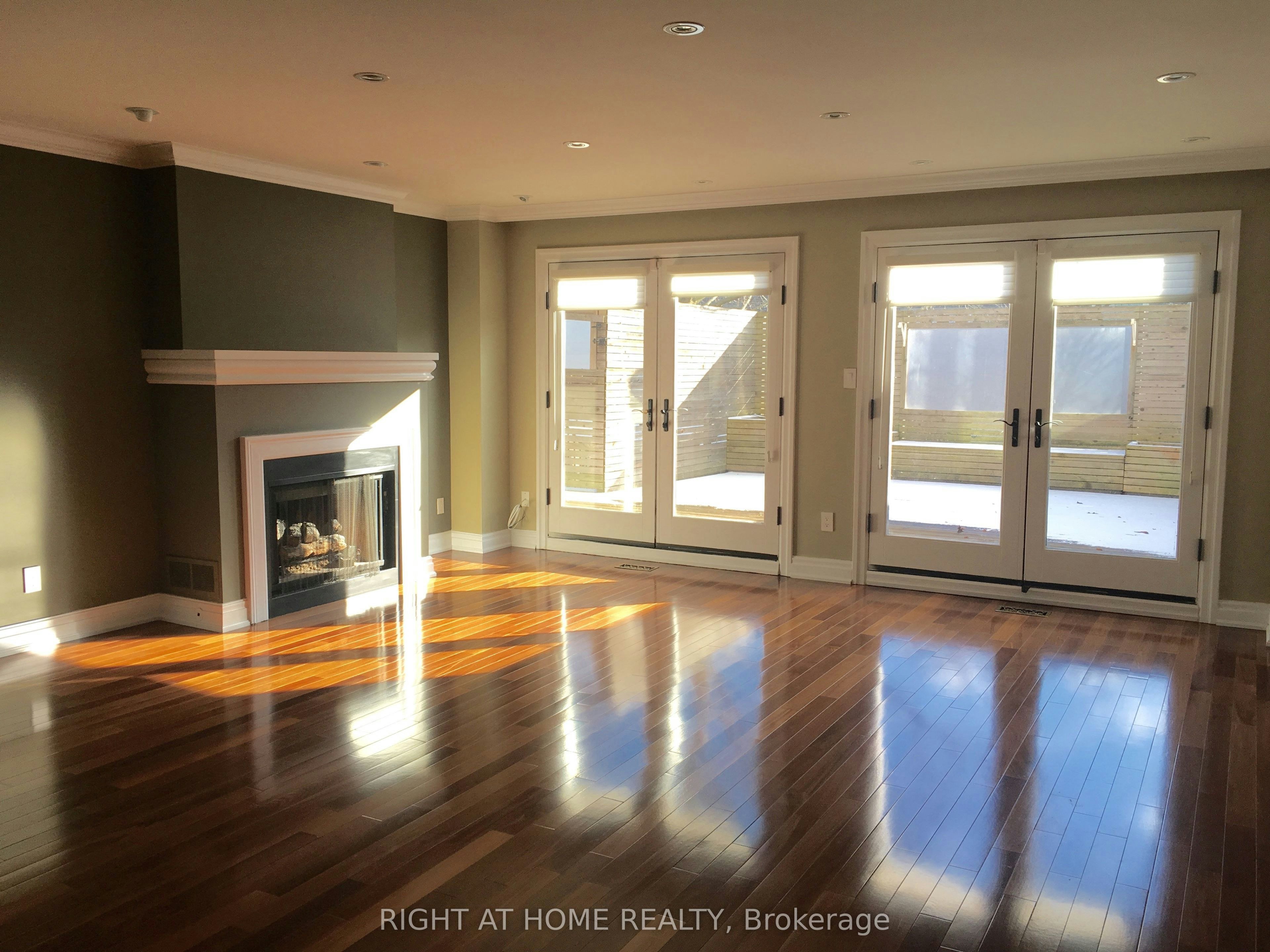 63 Walker Avenue, Toronto, ON, M4V 1G3 - 4