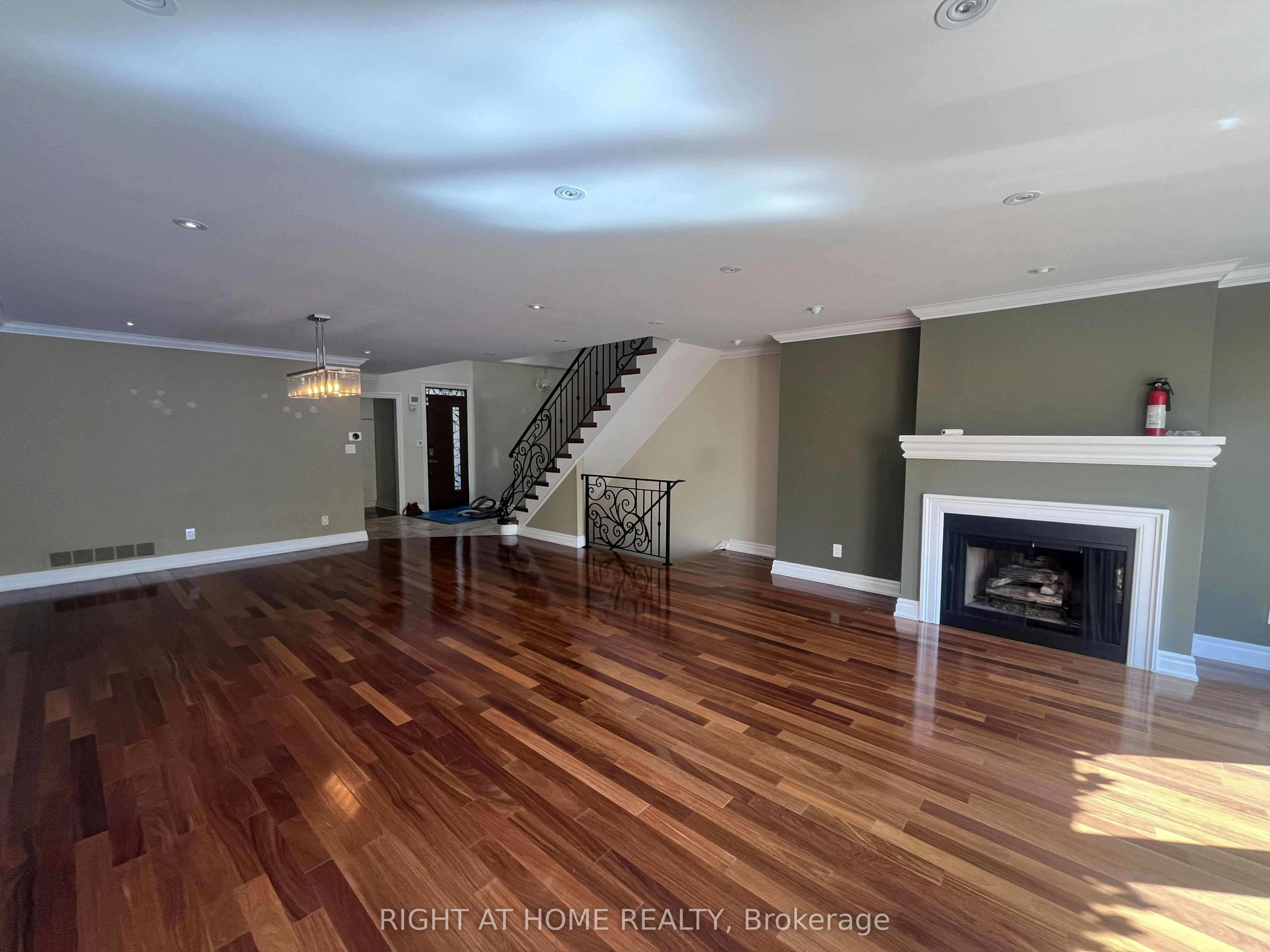 63 Walker Avenue, Toronto, ON, M4V 1G3 - 5