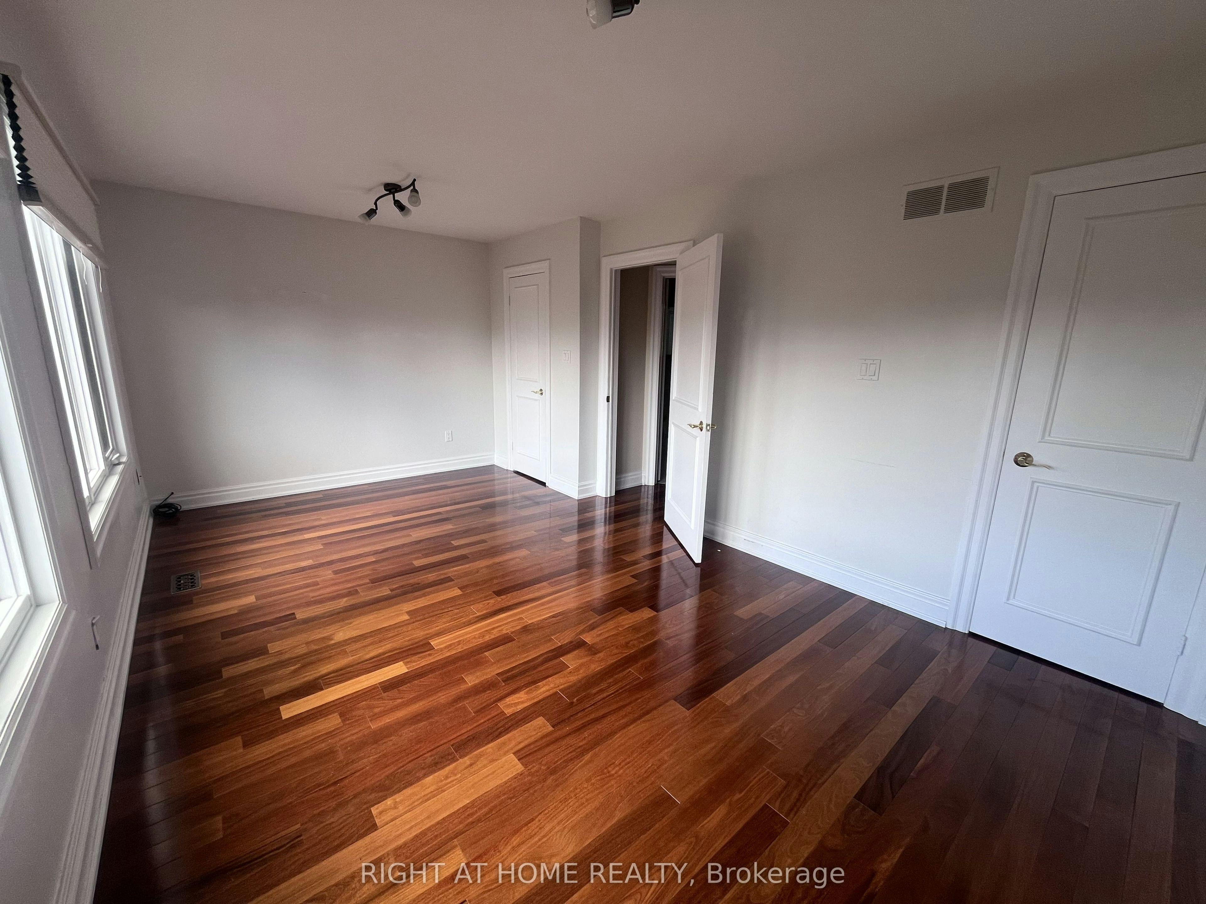 63 Walker Avenue, Toronto, ON, M4V 1G3 - 29