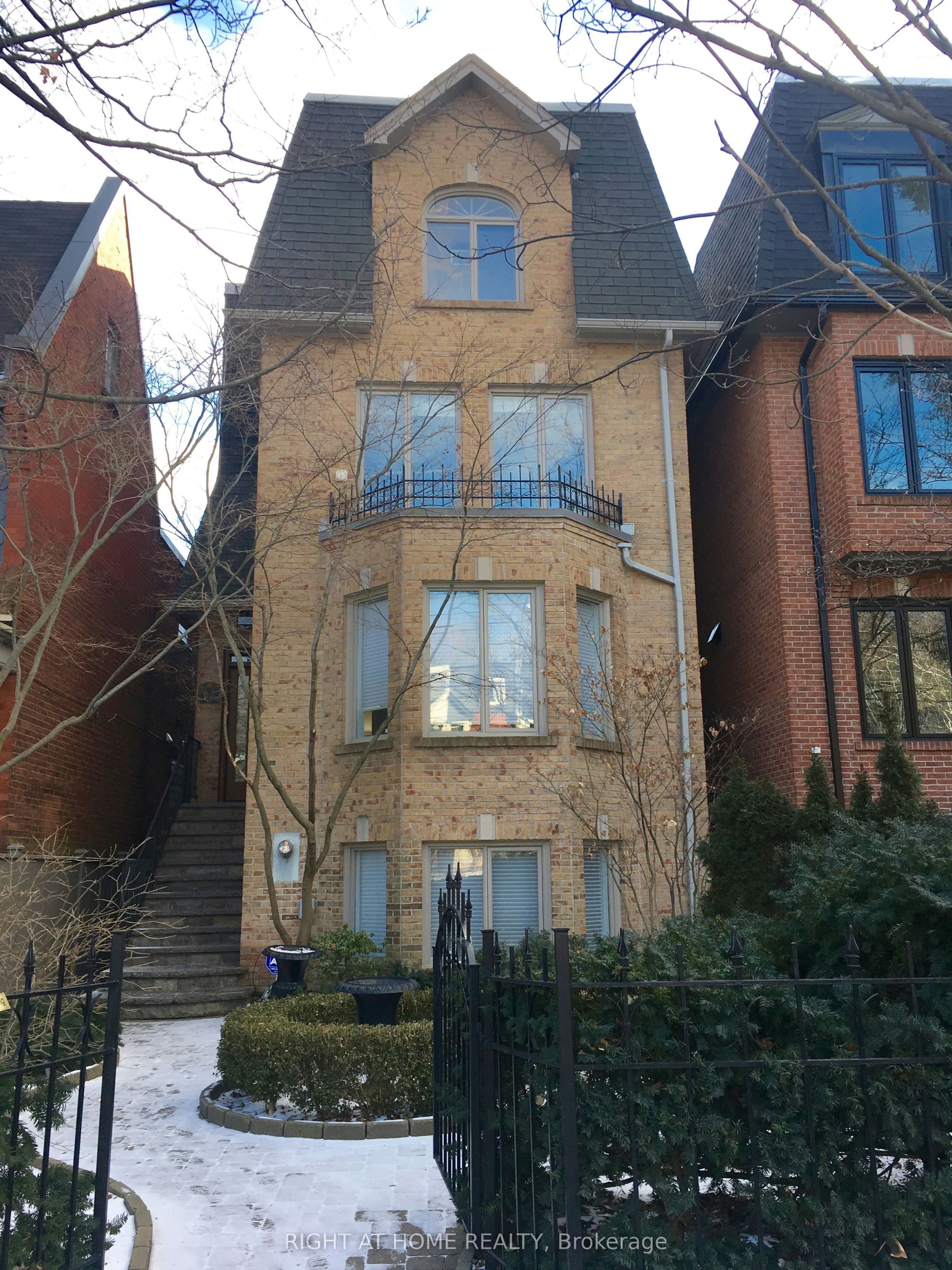 63 Walker Avenue, Toronto, ON, M4V 1G3
