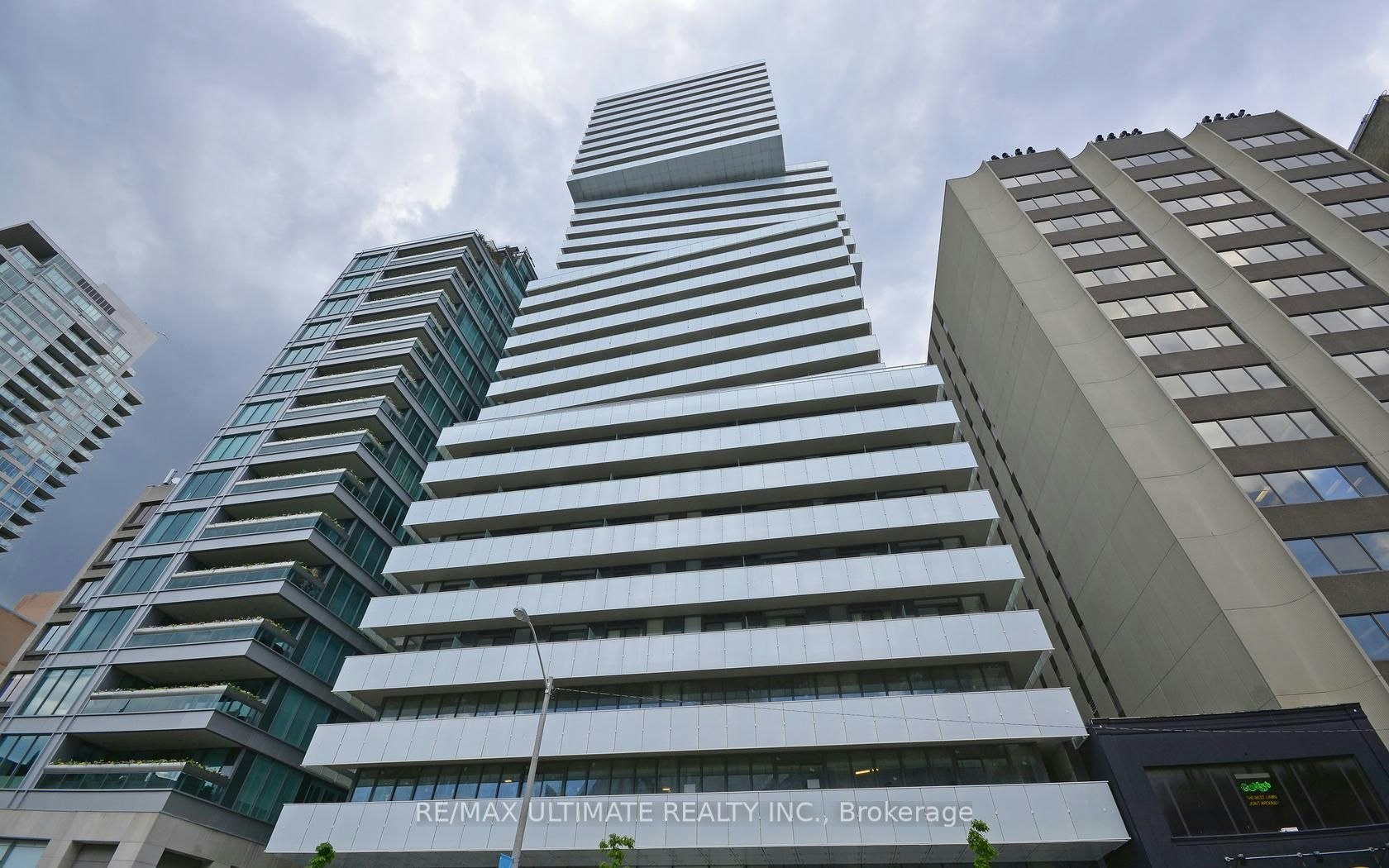 803-200 Bloor Street W, Toronto, ON, M5S 1T8